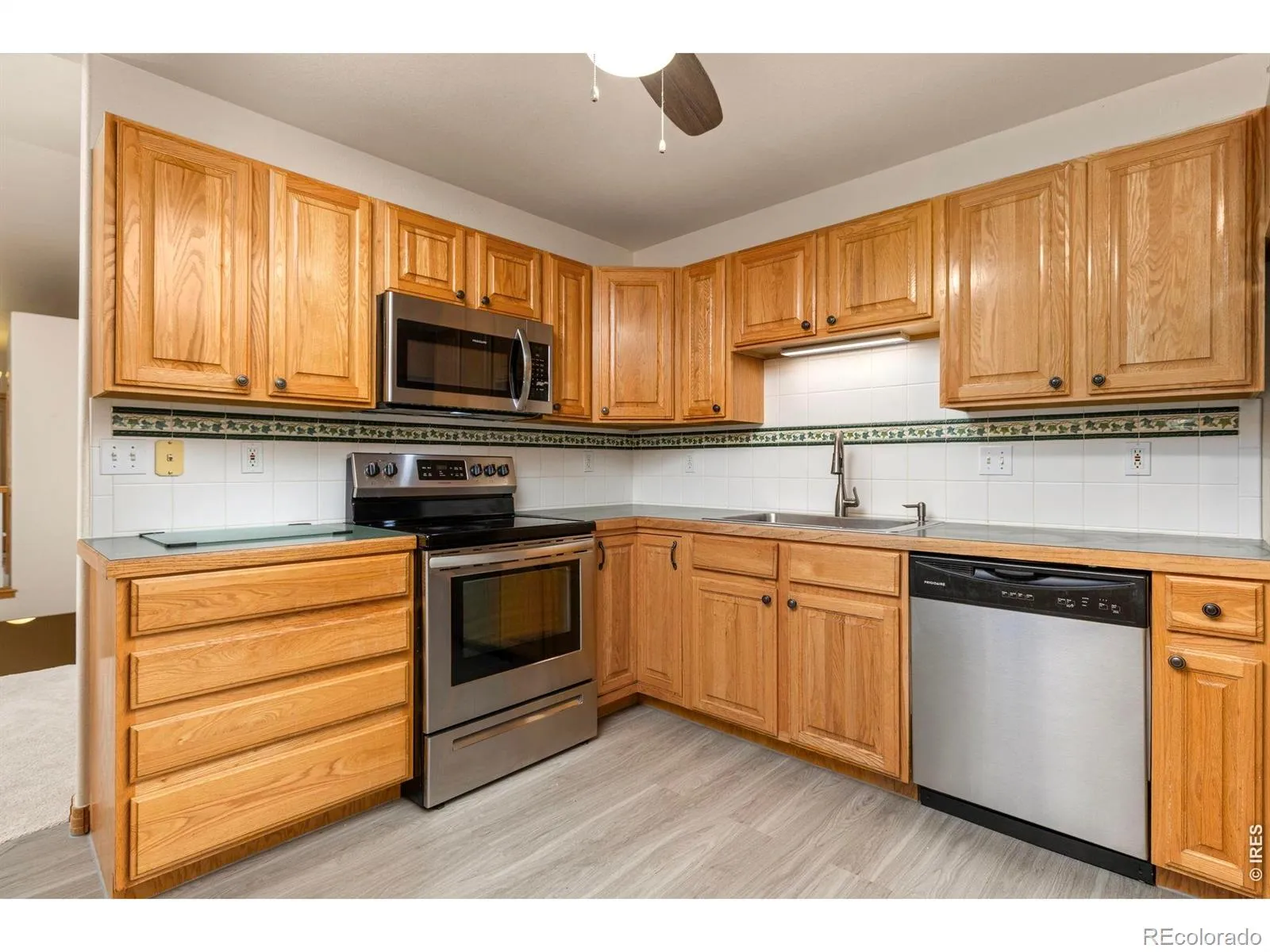 2517 Falcon Drive Longmont CO 80503 MLS #RECIR1057272 04232026172245 1600 11