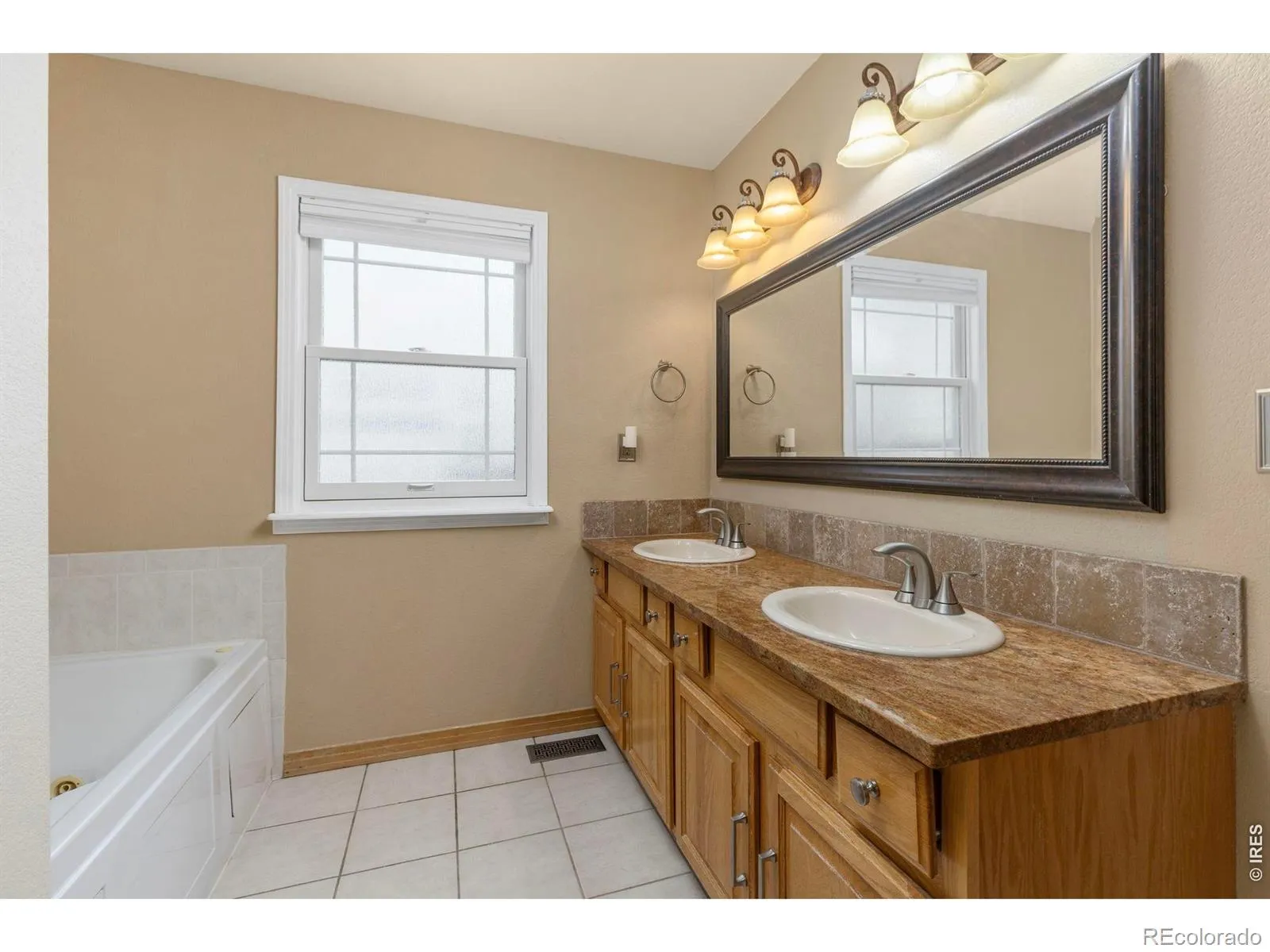 2517 Falcon Drive Longmont CO 80503 MLS #RECIR1057272 04232026172245 1600 16