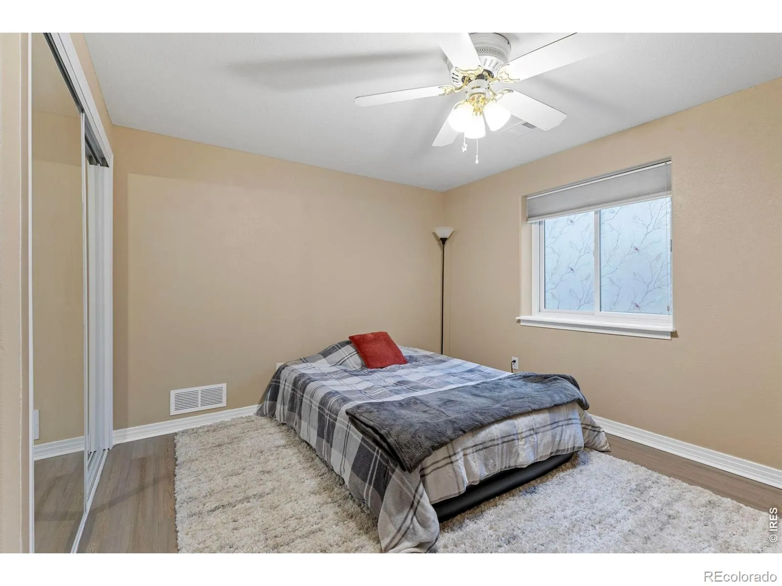 2517 Falcon Drive Longmont CO 80503 MLS #RECIR1057272 04232026172245 1600 28