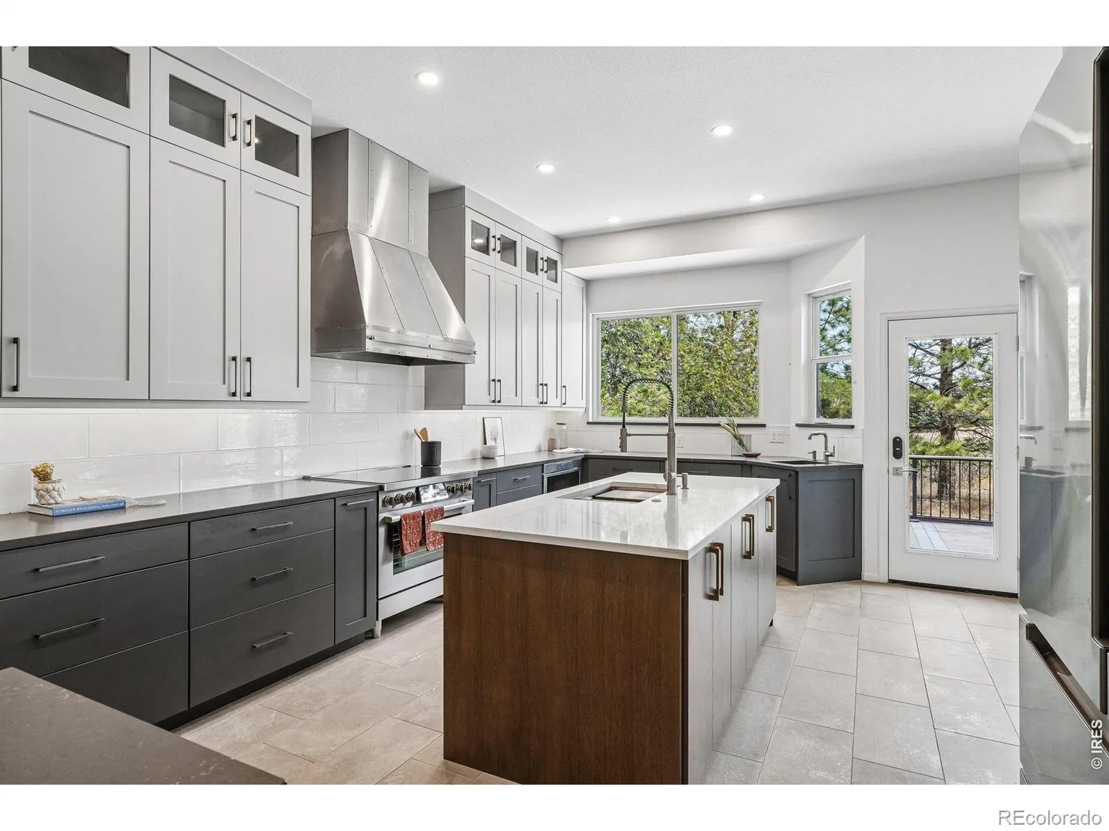 04232026205216 1600 12