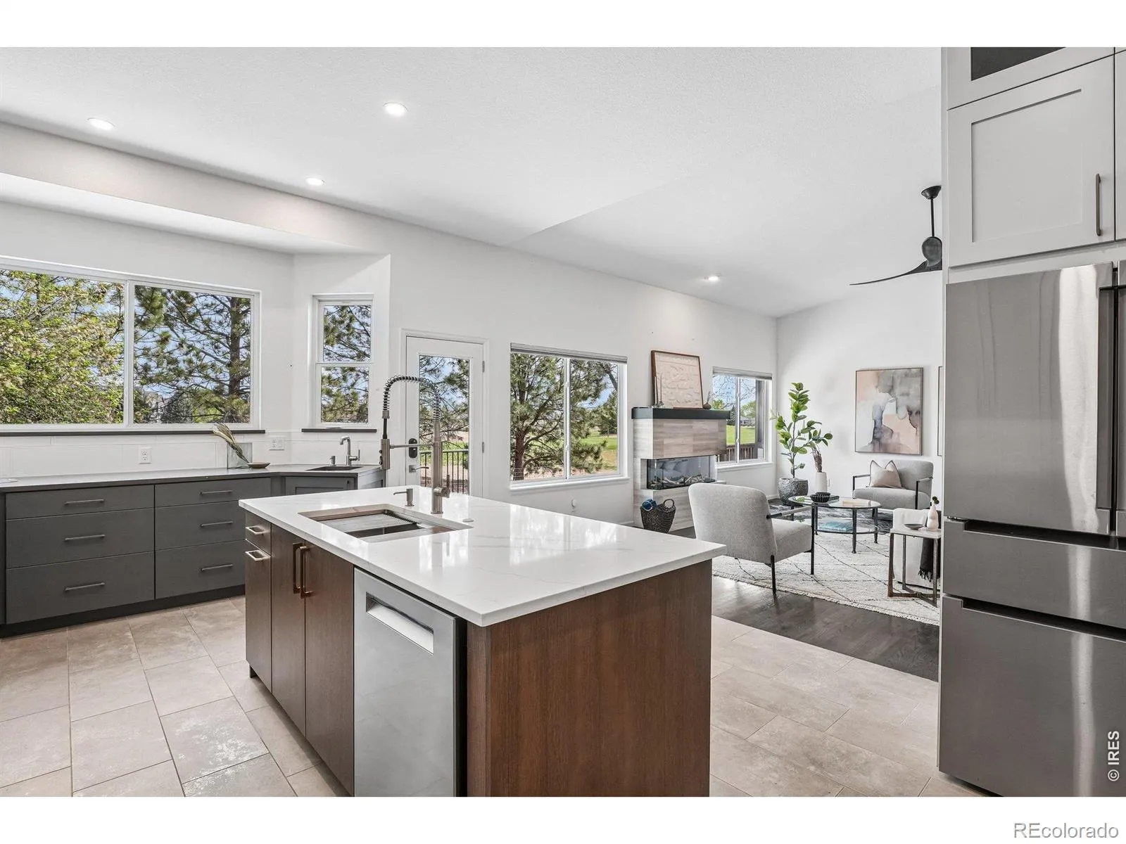 04232026205216 1600 15