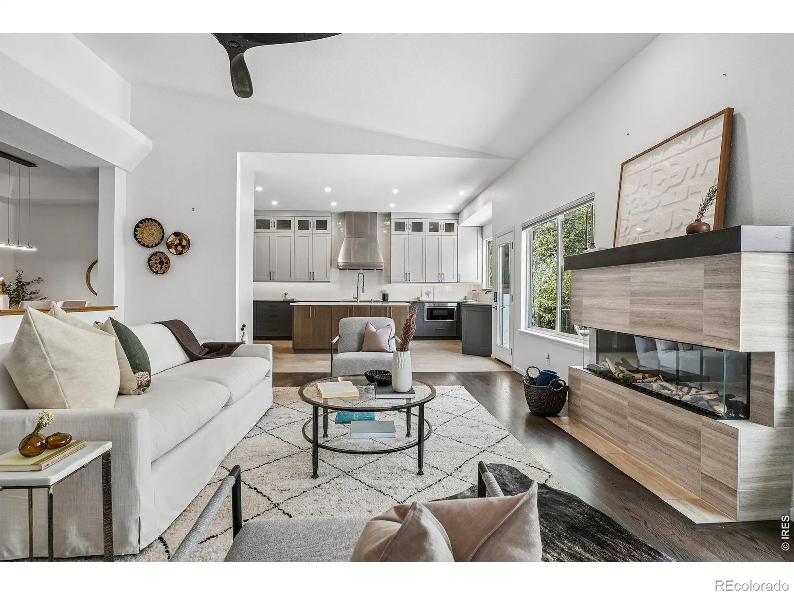 04232026205216 1600 18