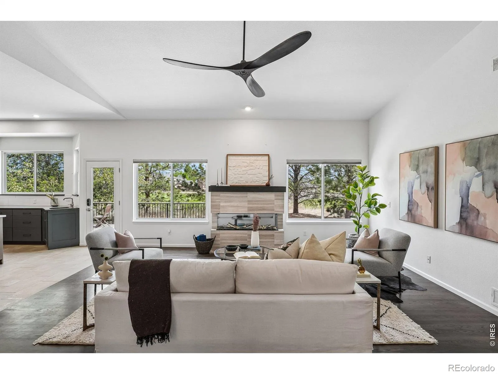 04232026205216 1600 22