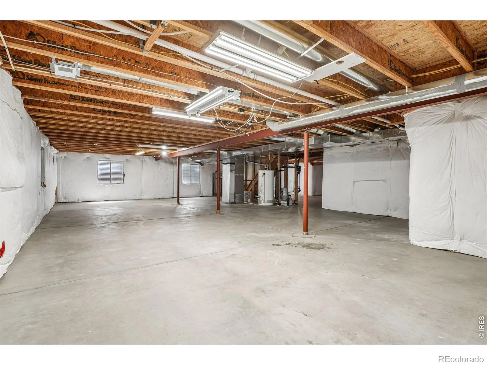 04232026205216 1600 39