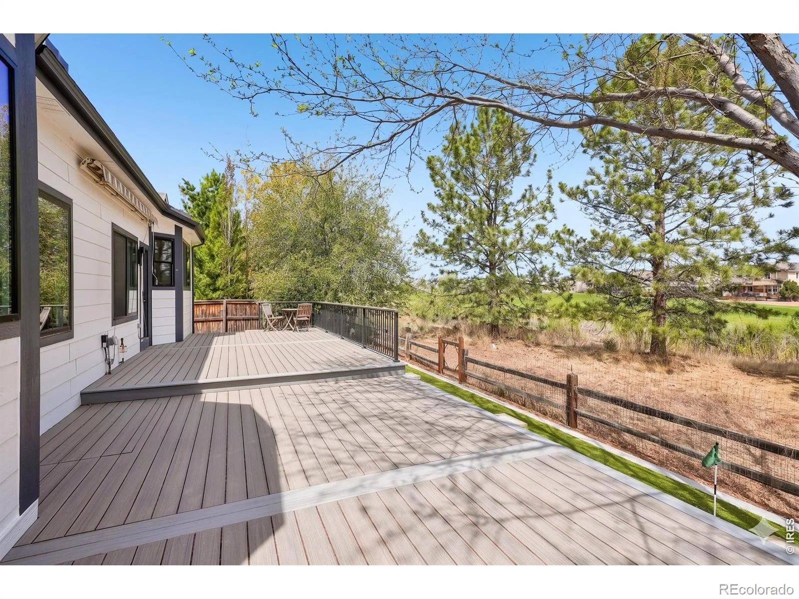 04232026205216 1600 40