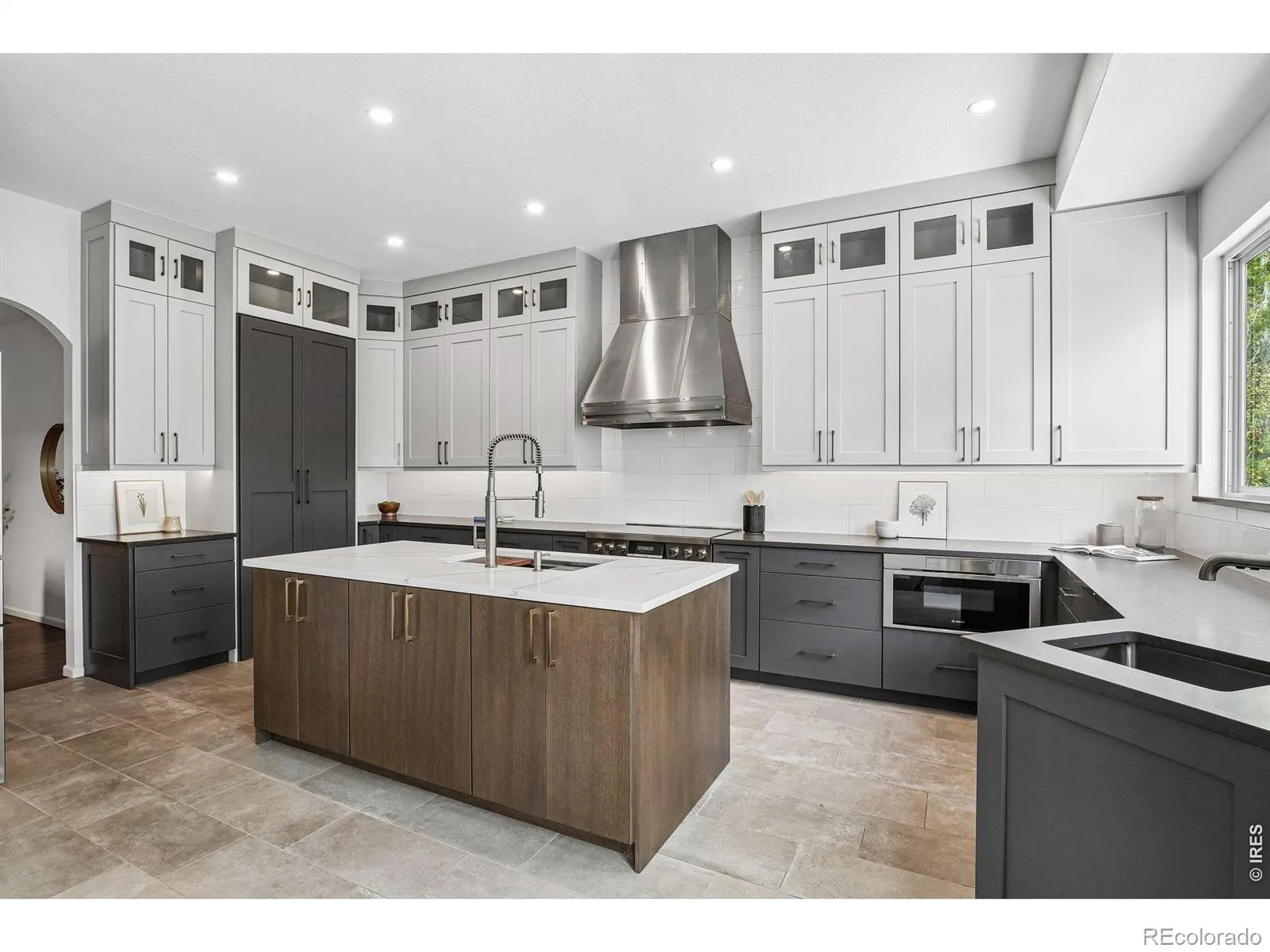 04232026205216 1600 8