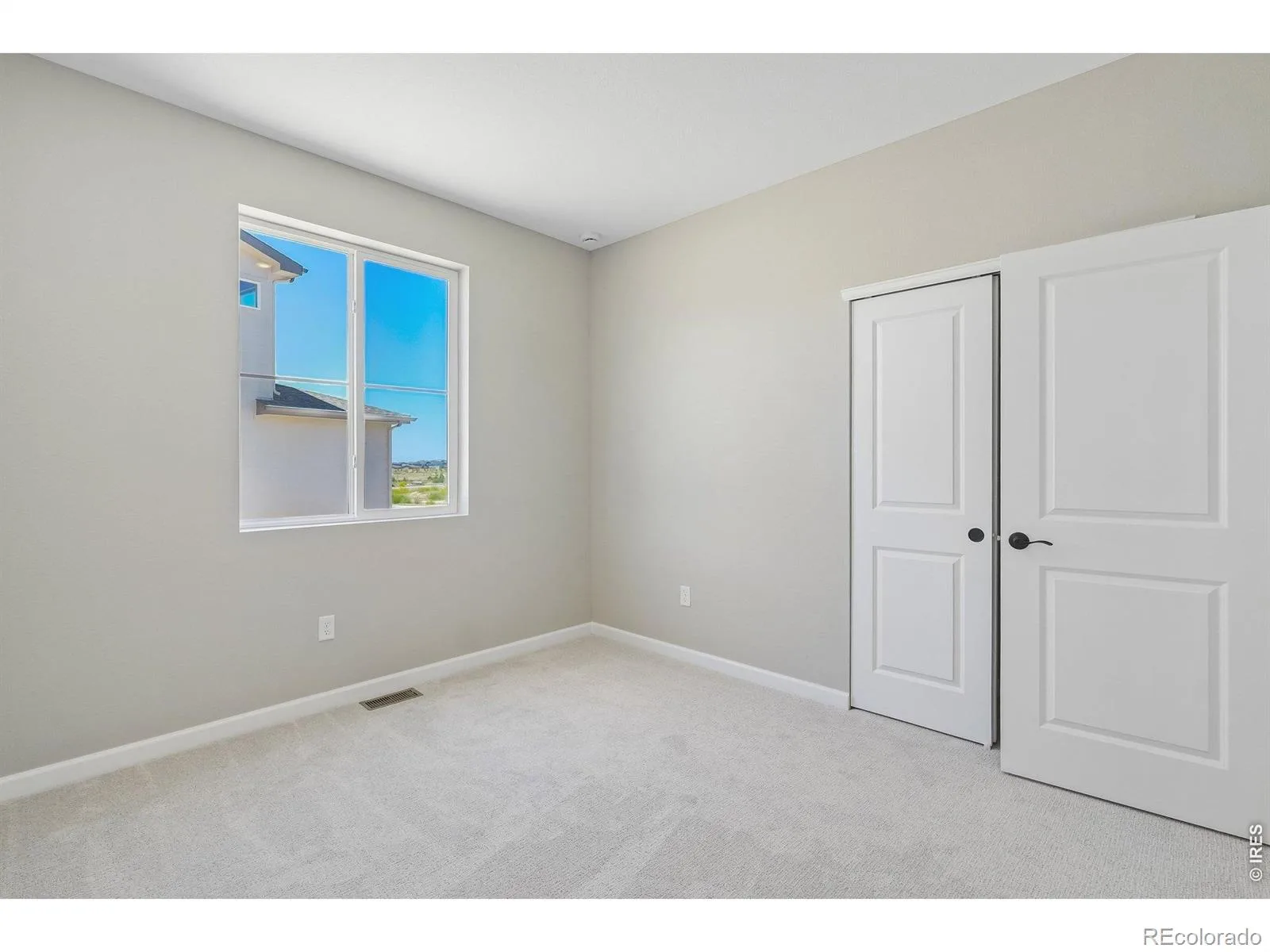 24406 E 35th Drive Aurora CO 80019 | MLS #RECIR1057455 09222026000525 1600 12