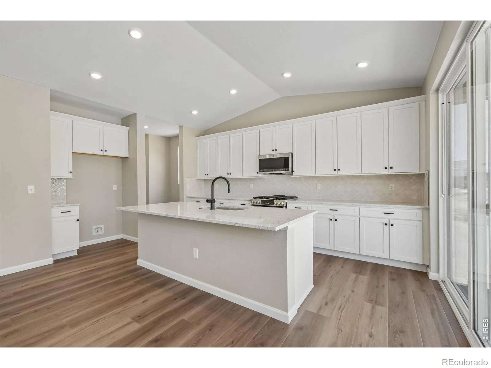 24406 E 35th Drive Aurora CO 80019 | MLS #RECIR1057455 09222026000525 1600 4
