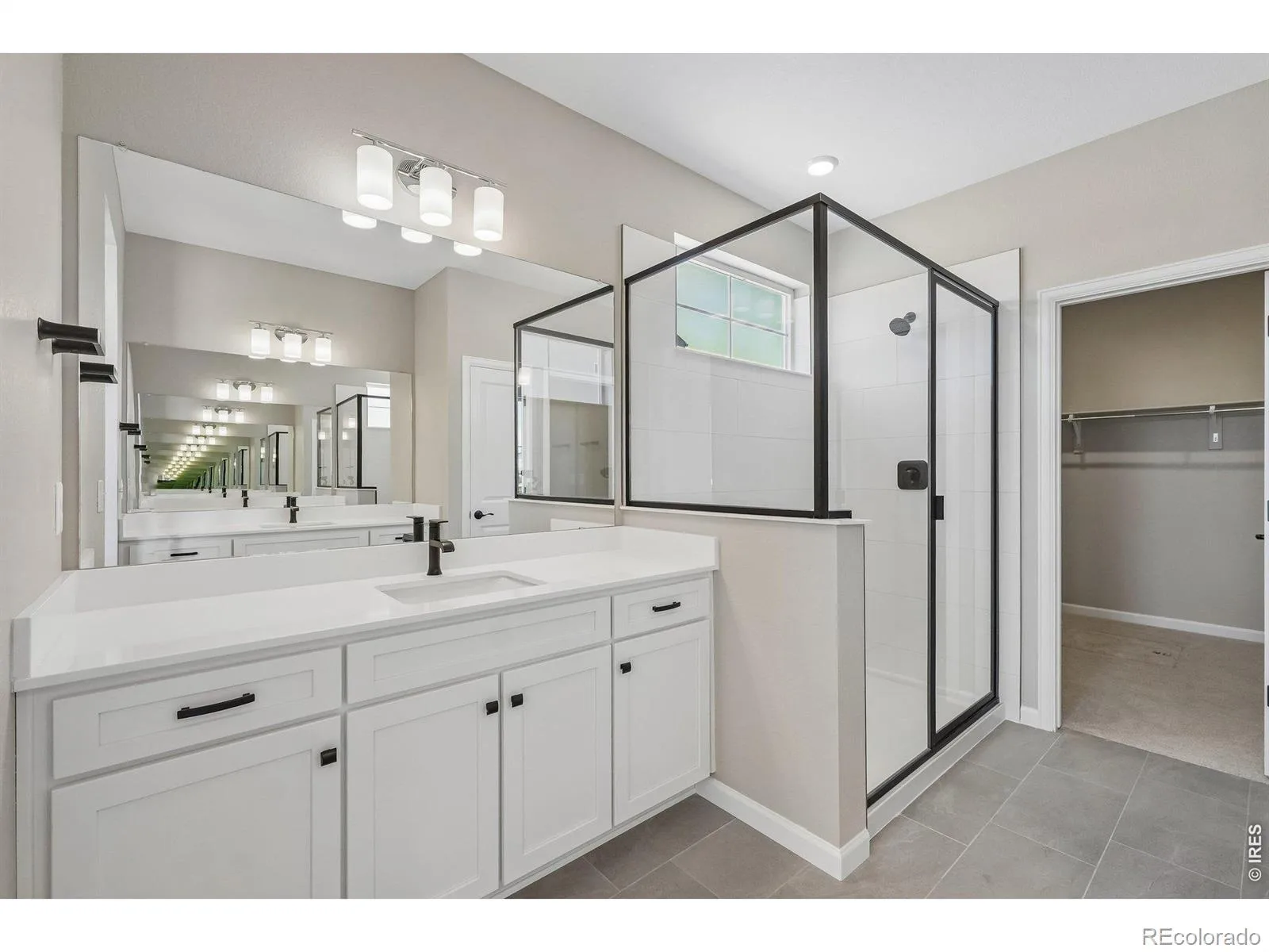 24406 E 35th Drive Aurora CO 80019 | MLS #RECIR1057455 09222026000525 1600 8