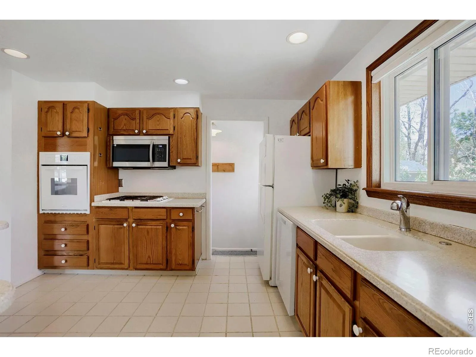230 Agate Way Broomfield CO 80020 MLS #RECIR1057466 04242026220716 1600 6