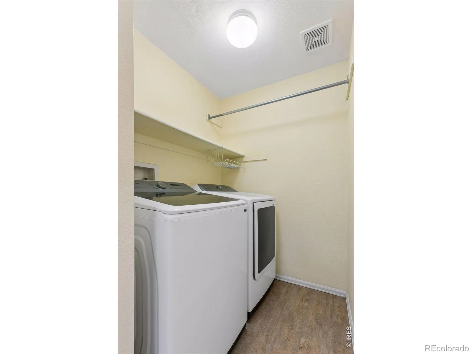 1421 Sorrel Court Longmont CO 80504 MLS #RECIR1057567 04272026190832 1600 18