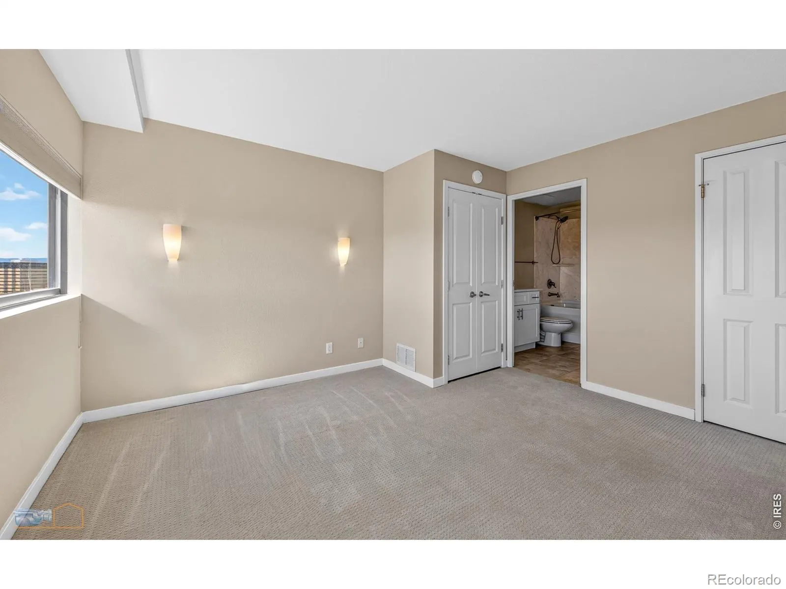 100 Park W Avenue #1305 Denver CO 80205 MLS #RECIR1057596 04272026233432 1600 12