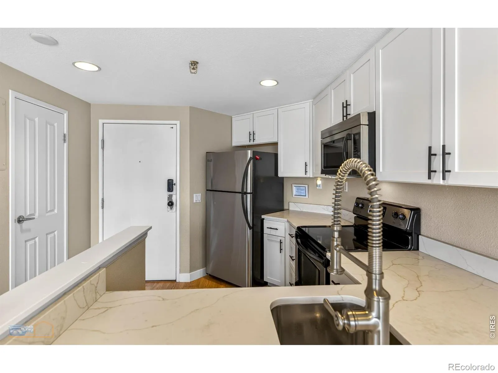 100 Park W Avenue #1305 Denver CO 80205 MLS #RECIR1057596 04272026233432 1600 3