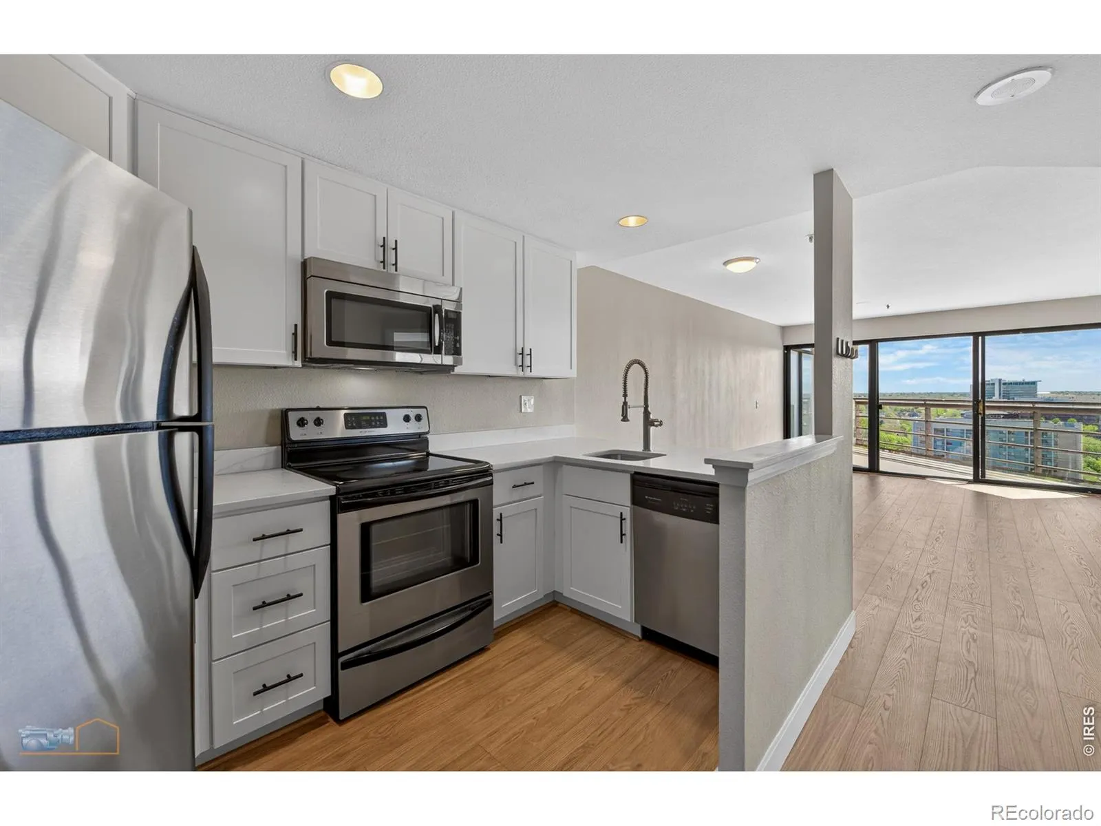 100 Park W Avenue #1305 Denver CO 80205 MLS #RECIR1057596 04272026233432 1600 4