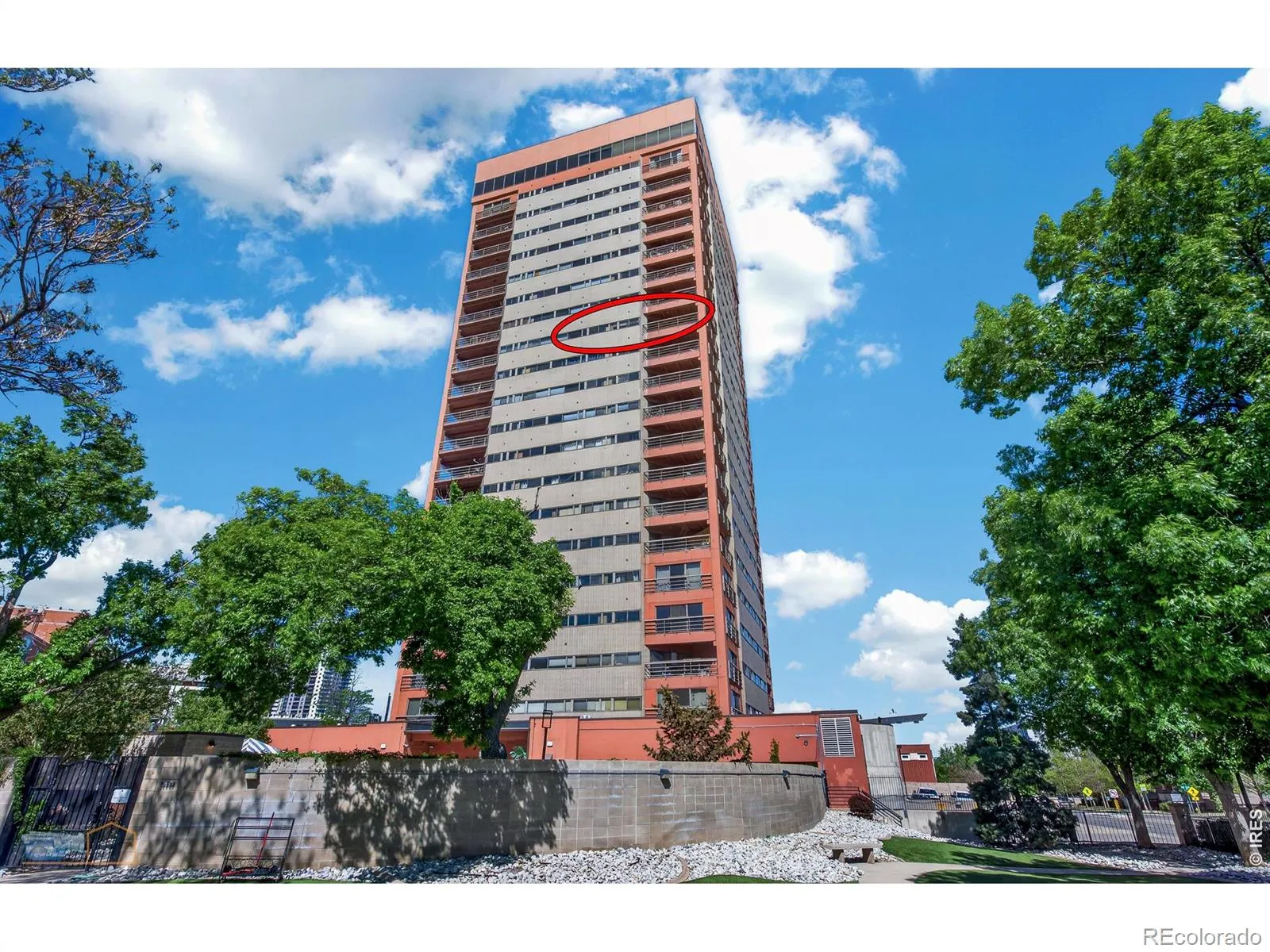 100 Park W Avenue #1305 Denver CO 80205 MLS #RECIR1057596 04272026233432 1600 42