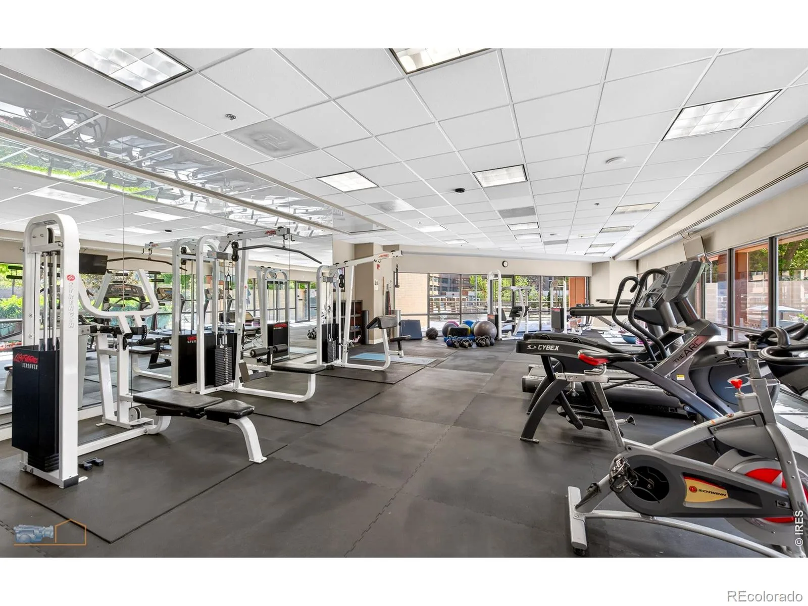 100 Park W Avenue #1305 Denver CO 80205 | MLS #RECIR1057596 09222026000829 1600 31