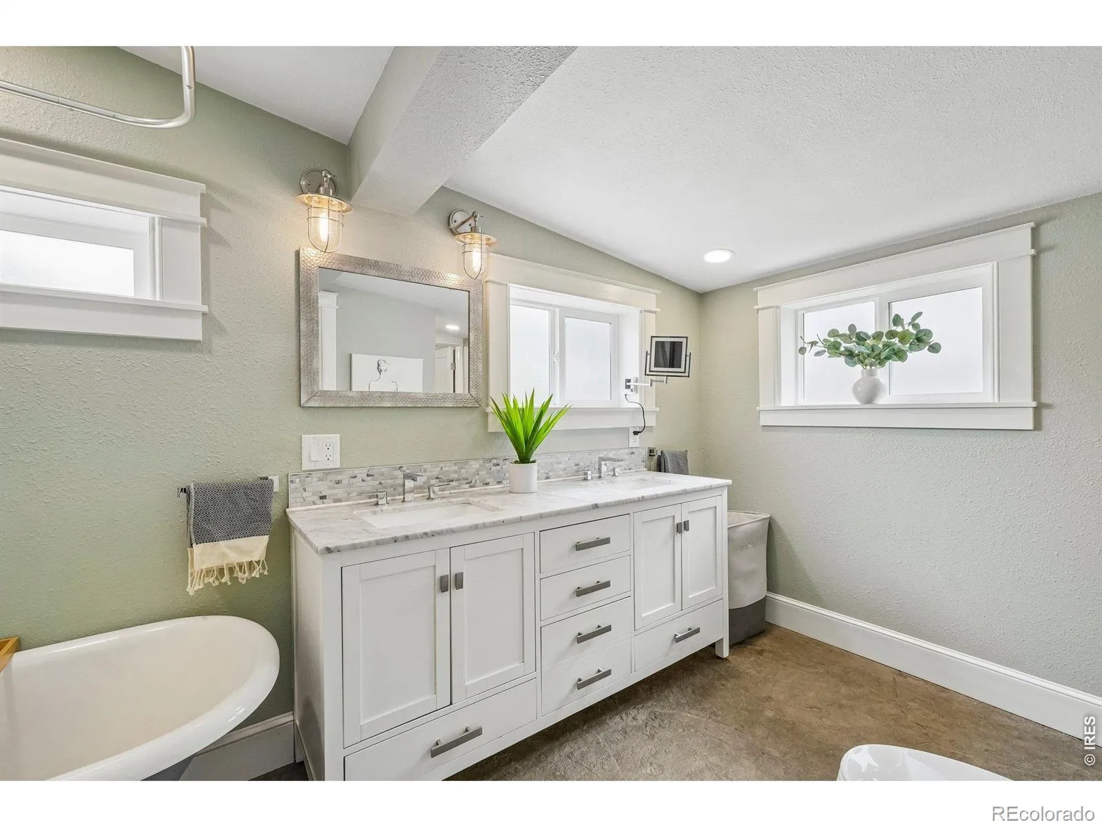 205 5th Avenue Longmont CO 80501 MLS #RECIR1057622 04282026163447 1600 22