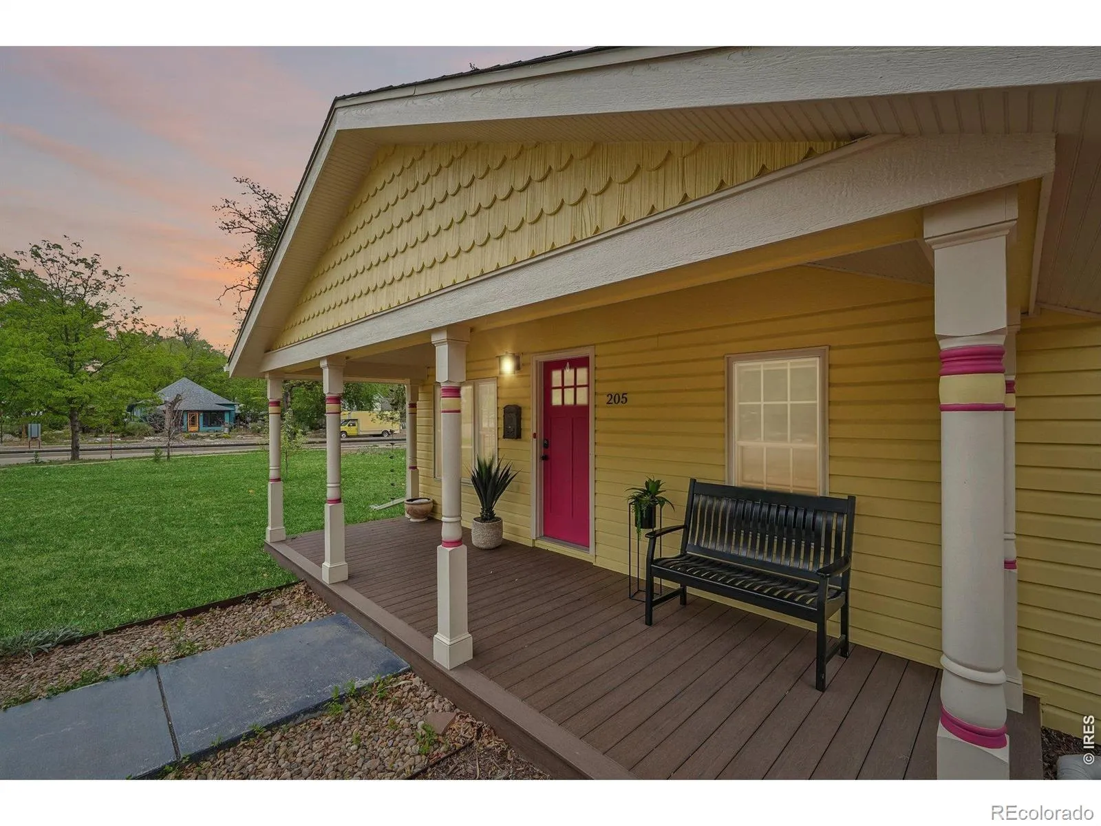 205 5th Avenue Longmont CO 80501 MLS #RECIR1057622 04282026163447 1600 40