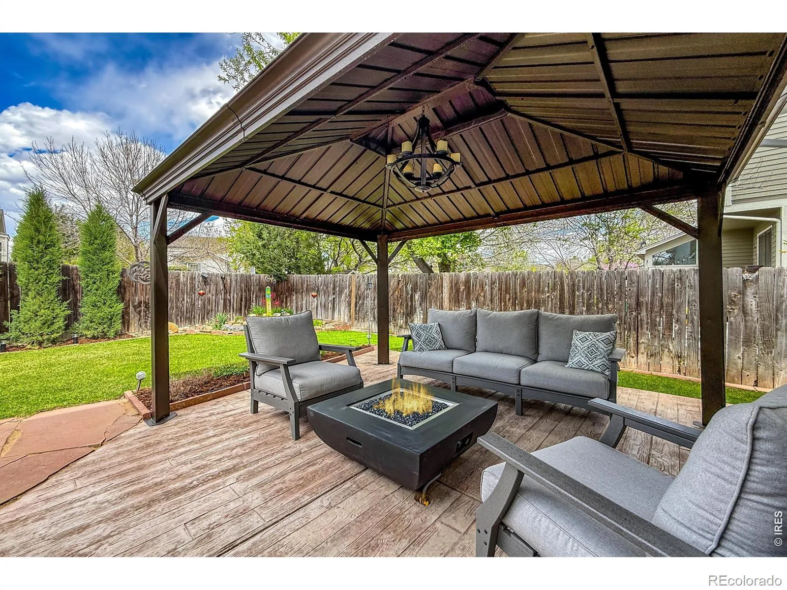 2277 Spinnaker Circle Longmont CO 80503 MLS #RECIR1057638 04282026185458 1600 39
