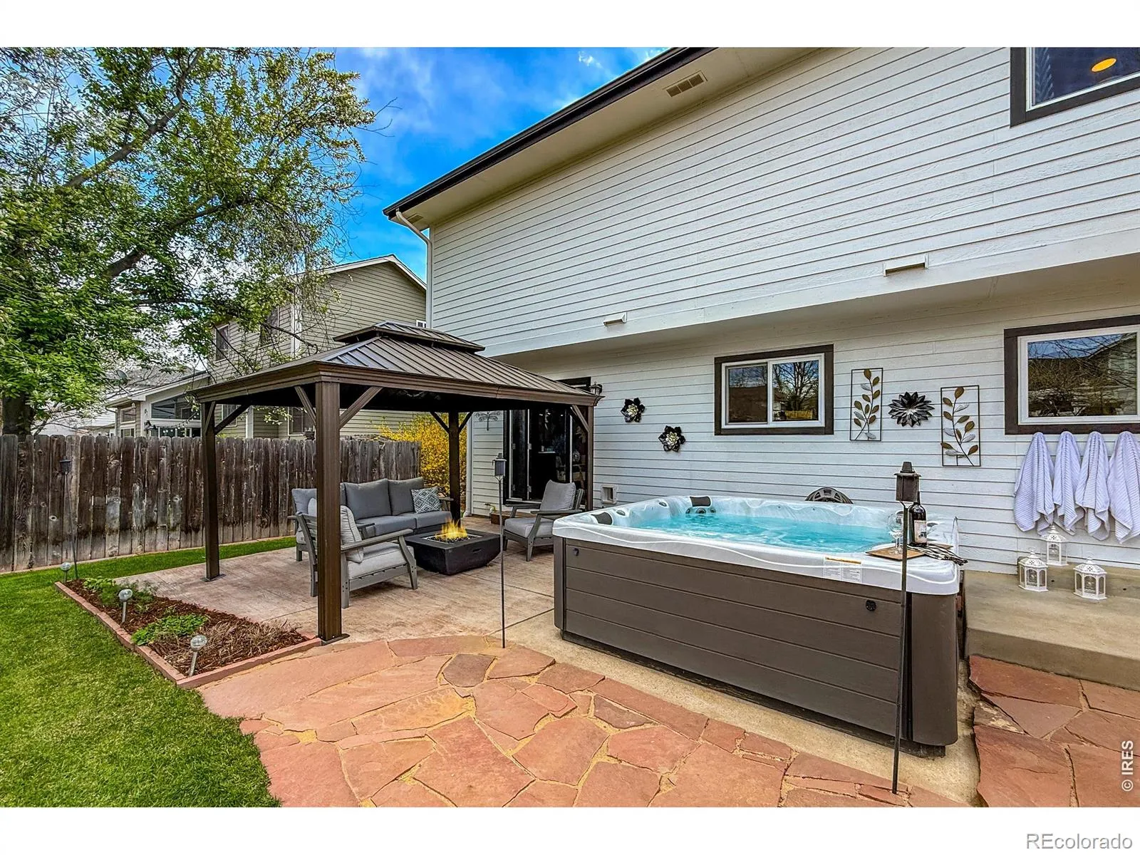2277 Spinnaker Circle Longmont CO 80503 MLS #RECIR1057638 04282026185458 1600 45