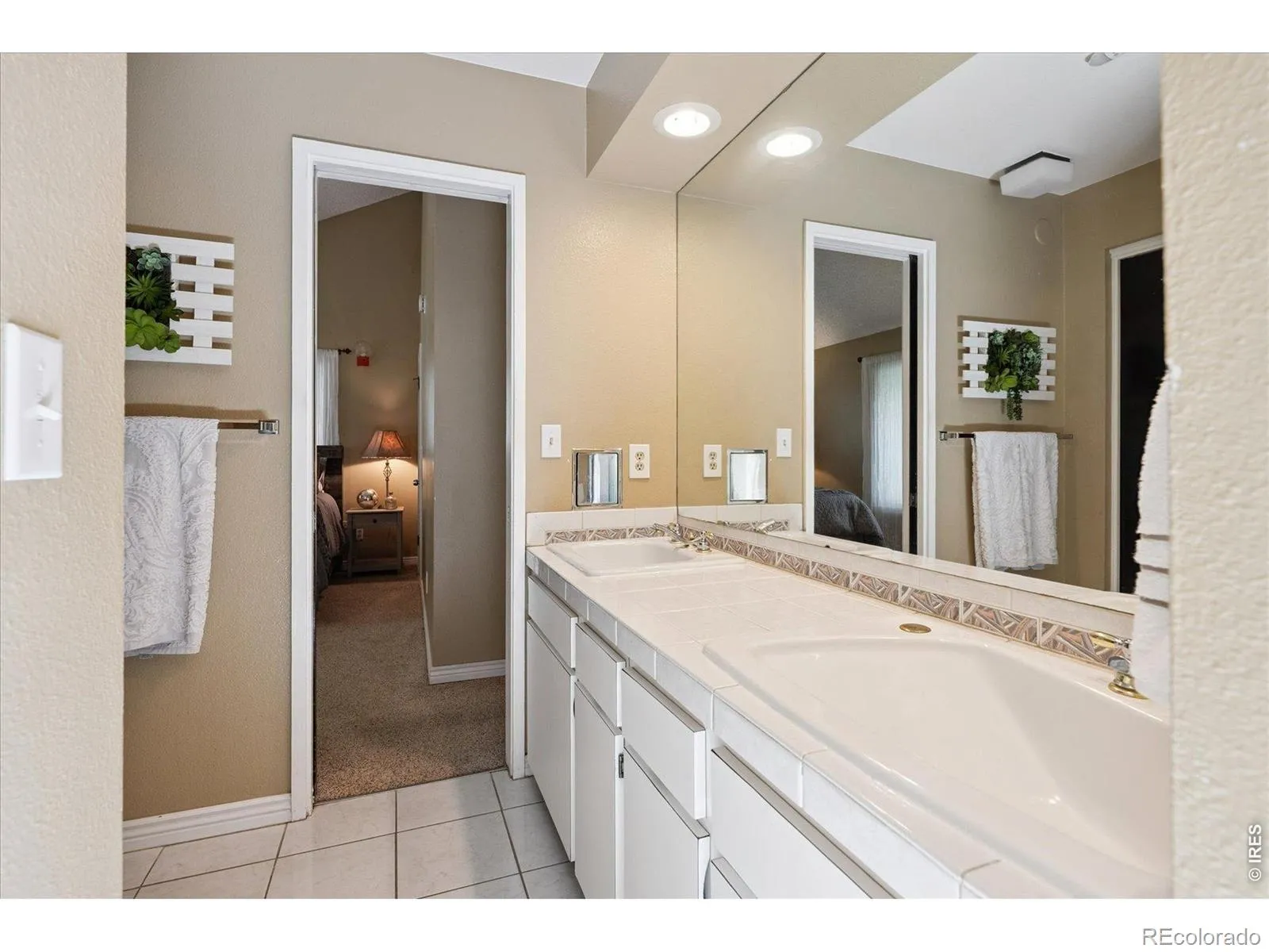 2276 S Dayton Street Denver CO 80231 MLS #RECIR1057763 04292026212230 1600 21