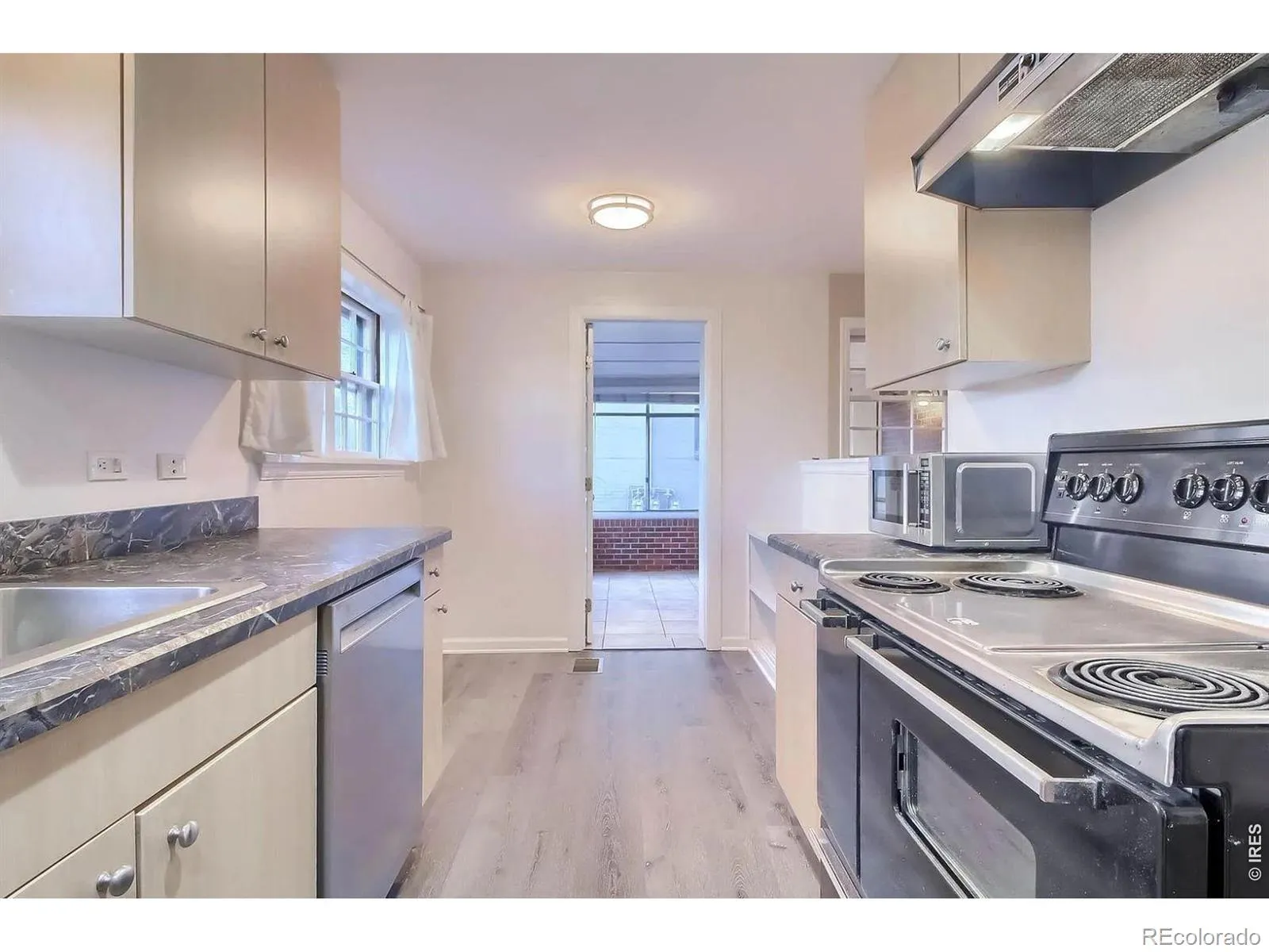 928 S Harrison Street Denver CO 80209 MLS #RECIR1057774 04292026233203 1600 11