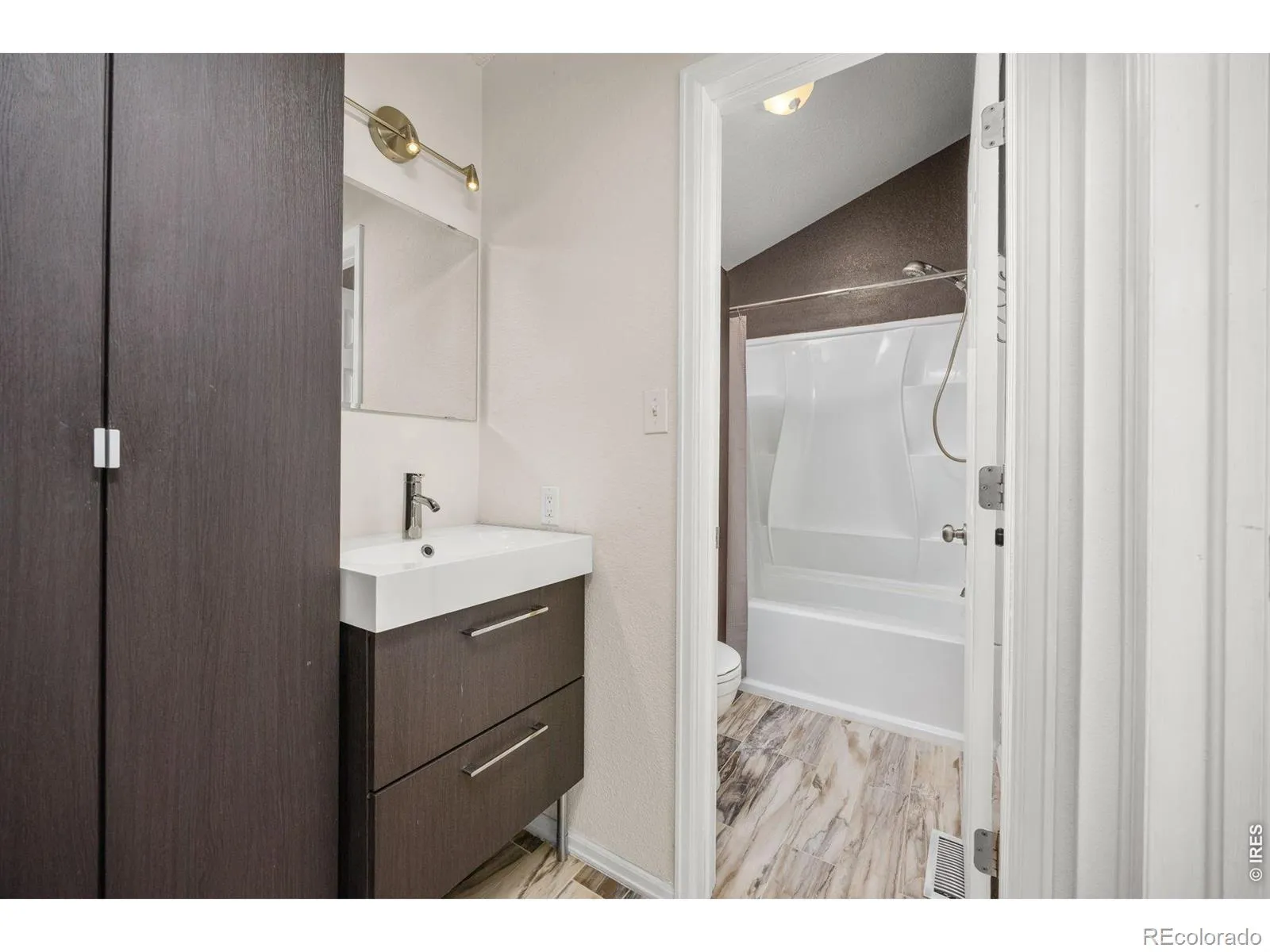 387 Oak Lane Broomfield CO 80020 MLS #RECIR1057810 04302026143719 1600 13