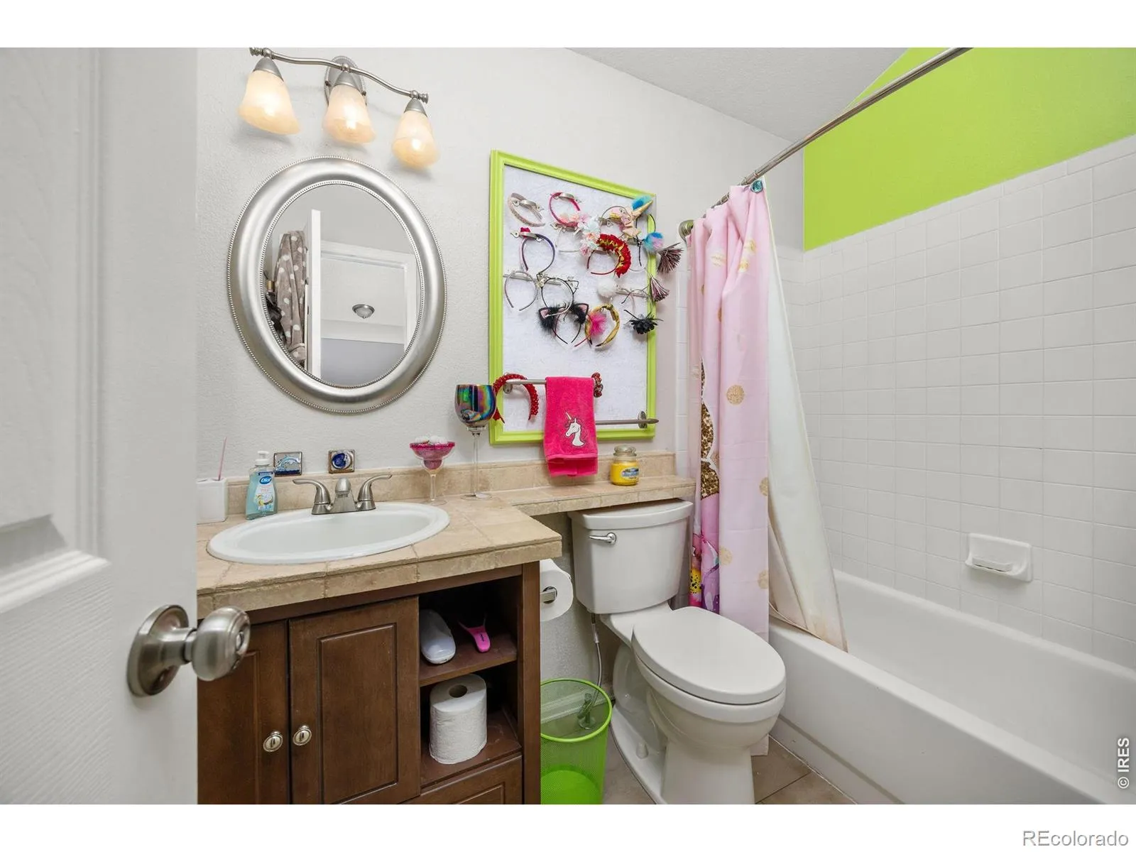 387 Oak Lane Broomfield CO 80020 MLS #RECIR1057810 04302026143719 1600 17