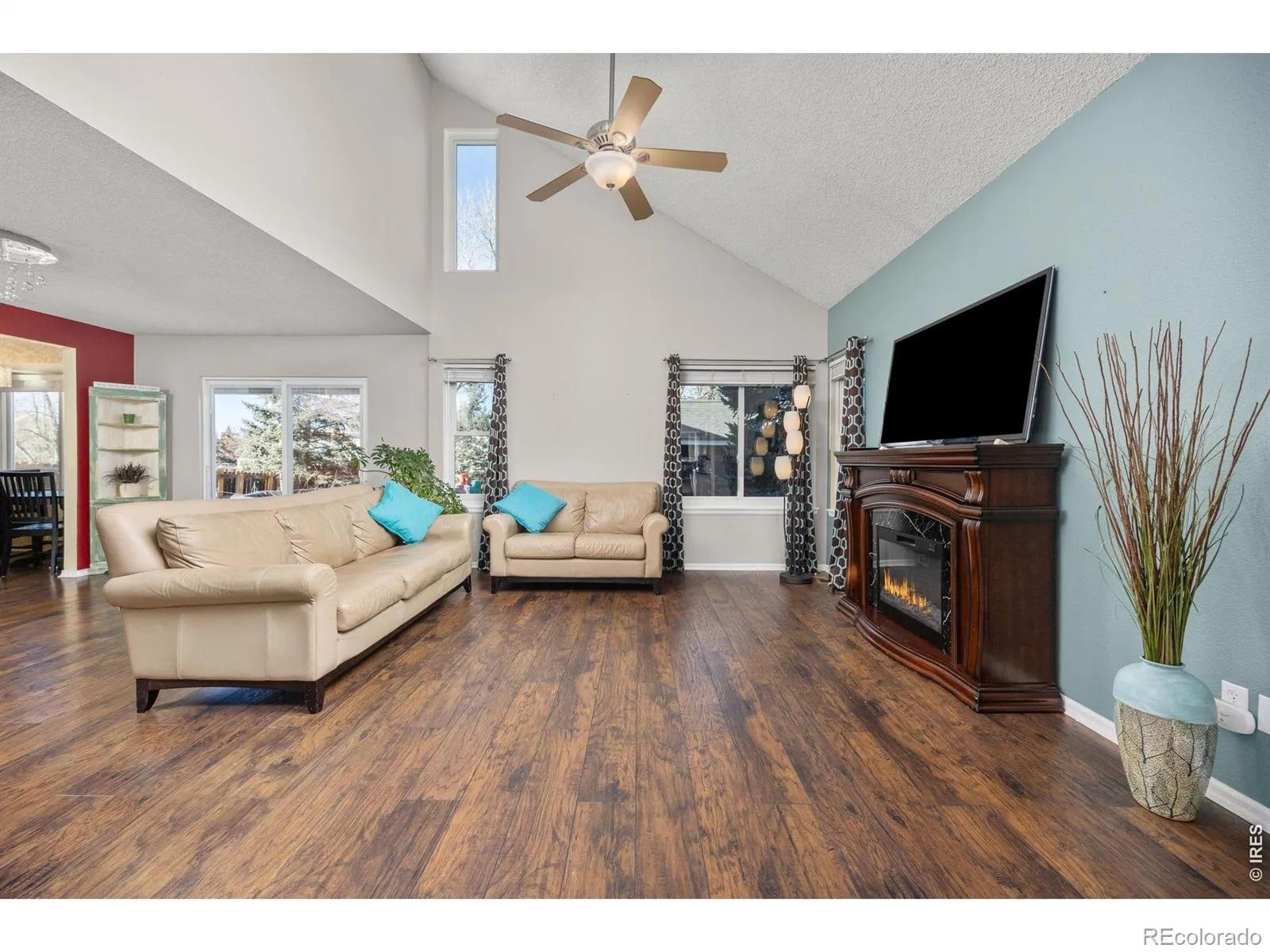 387 Oak Lane Broomfield CO 80020 MLS #RECIR1057810 04302026143719 1600 4