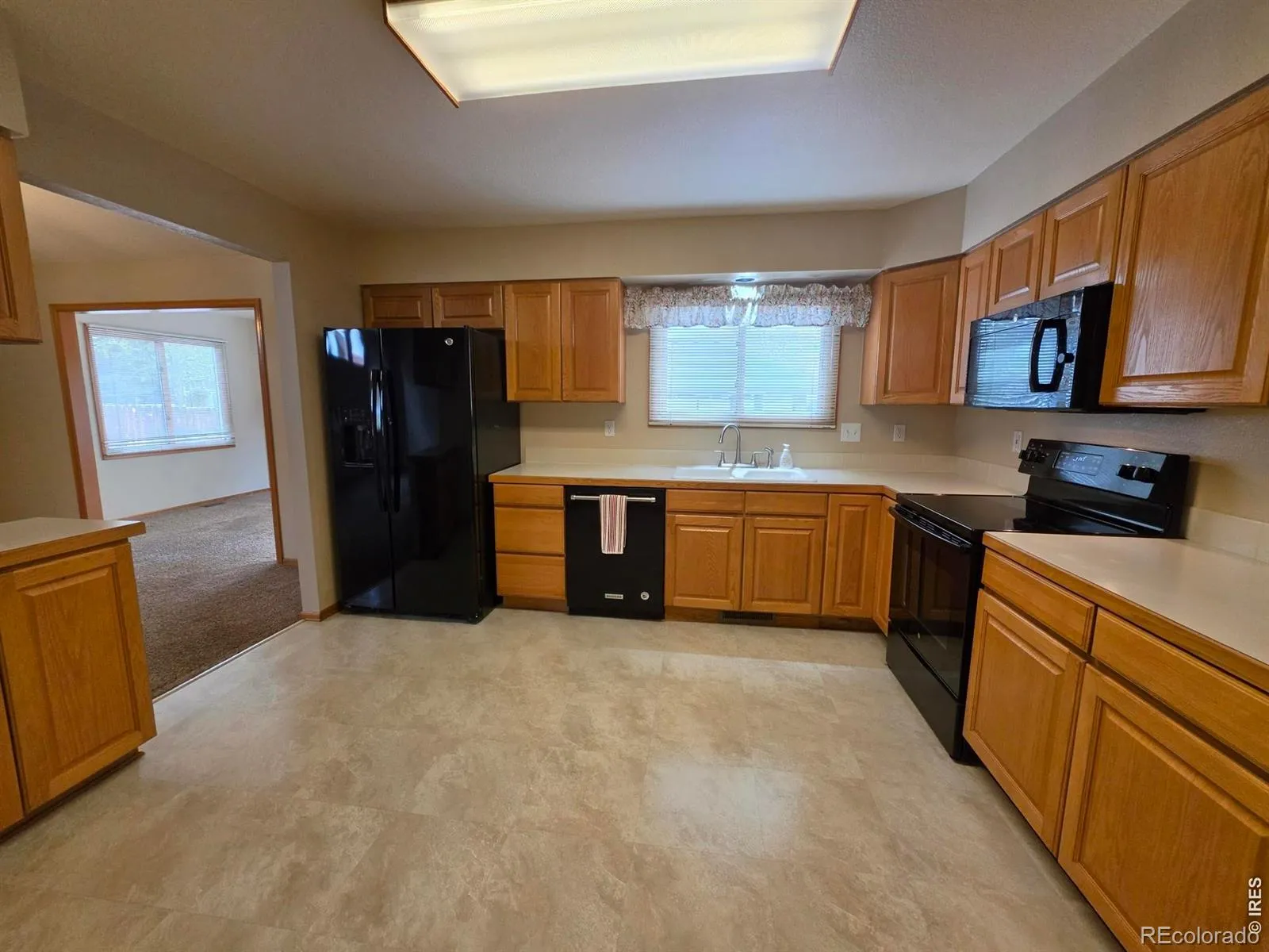 1526 Tulip Court Longmont CO 80501 MLS #RECIR1057894 04302026212403 1600 24