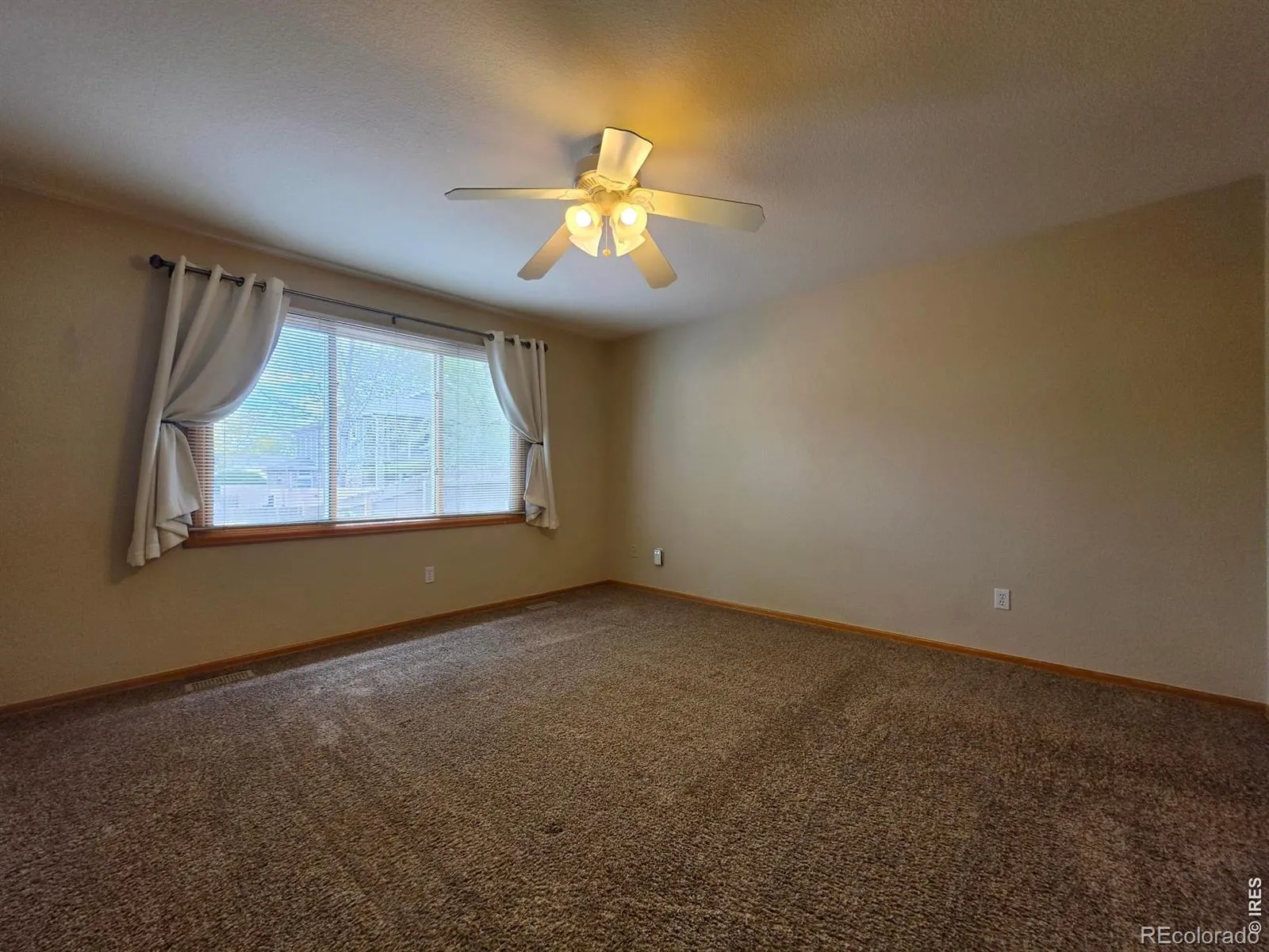 1526 Tulip Court Longmont CO 80501 MLS #RECIR1057894 04302026212403 1600 29