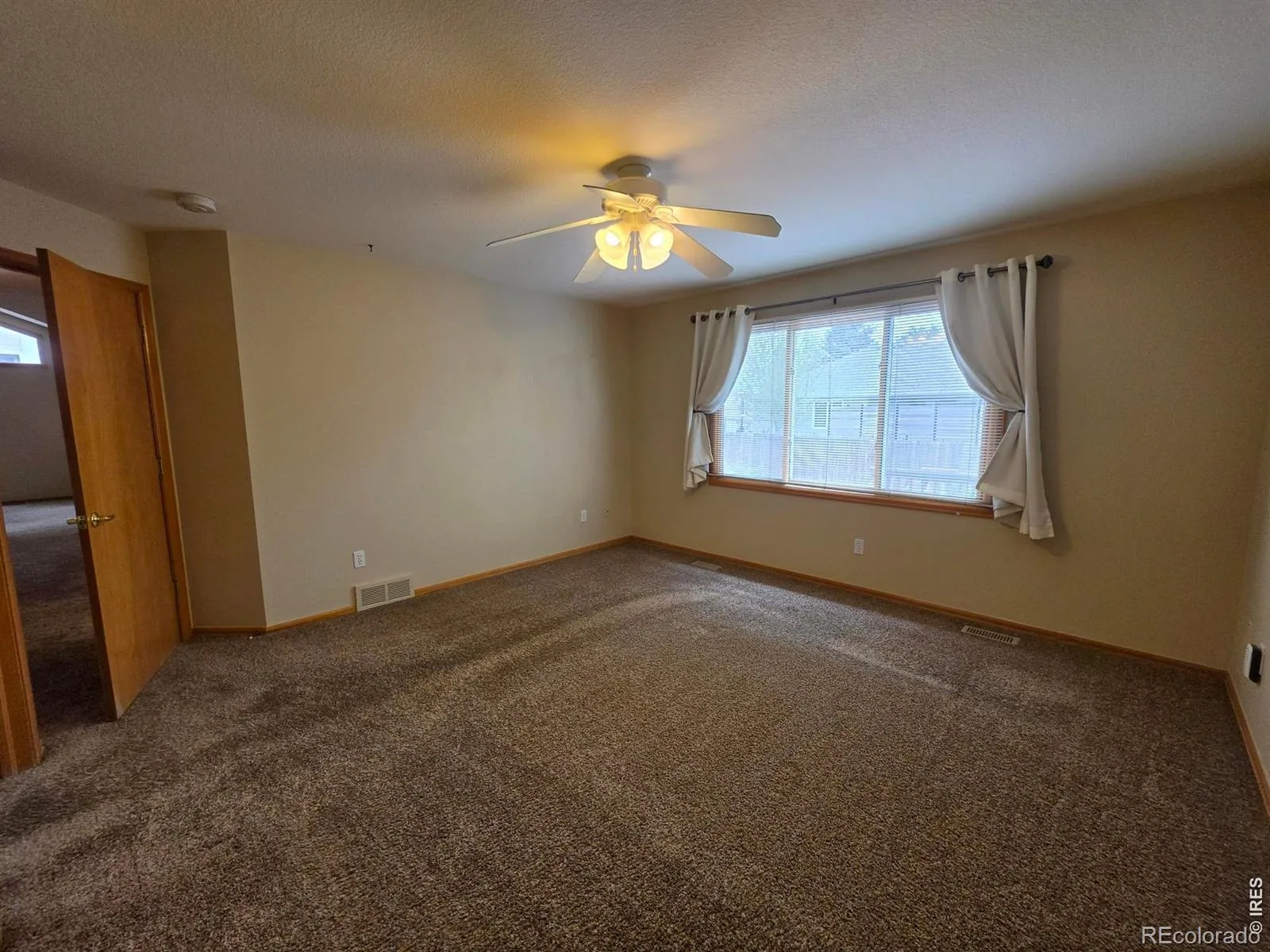 1526 Tulip Court Longmont CO 80501 MLS #RECIR1057894 04302026212403 1600 30