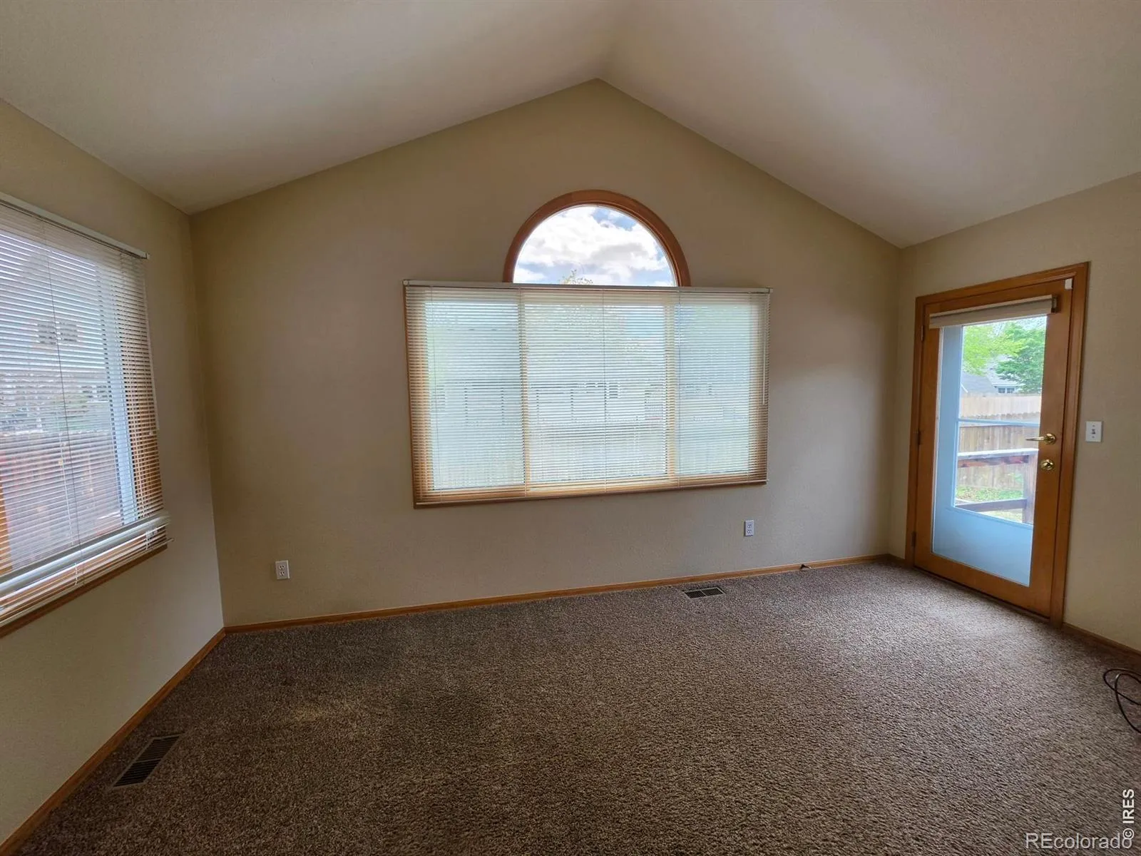 1526 Tulip Court Longmont CO 80501 MLS #RECIR1057894 04302026212403 1600 36