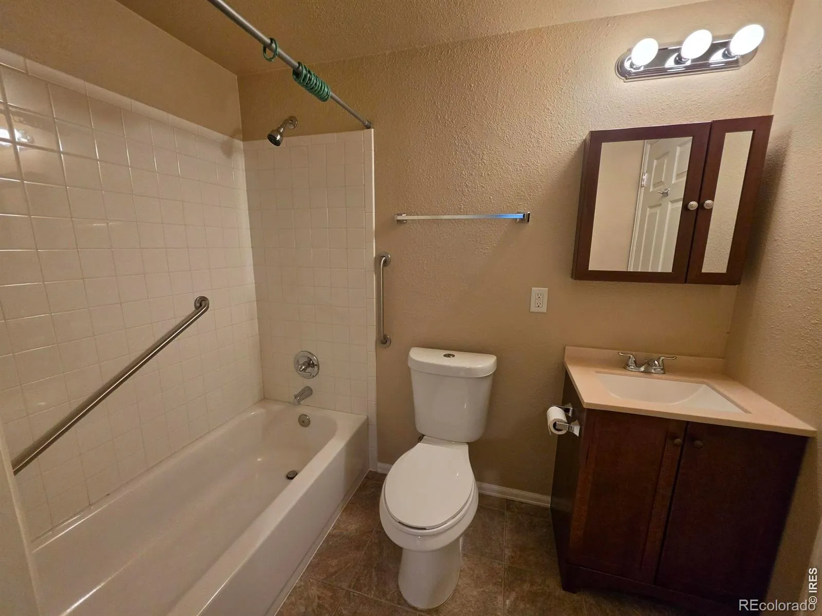 1526 Tulip Court Longmont CO 80501 MLS #RECIR1057894 04302026212403 1600 40