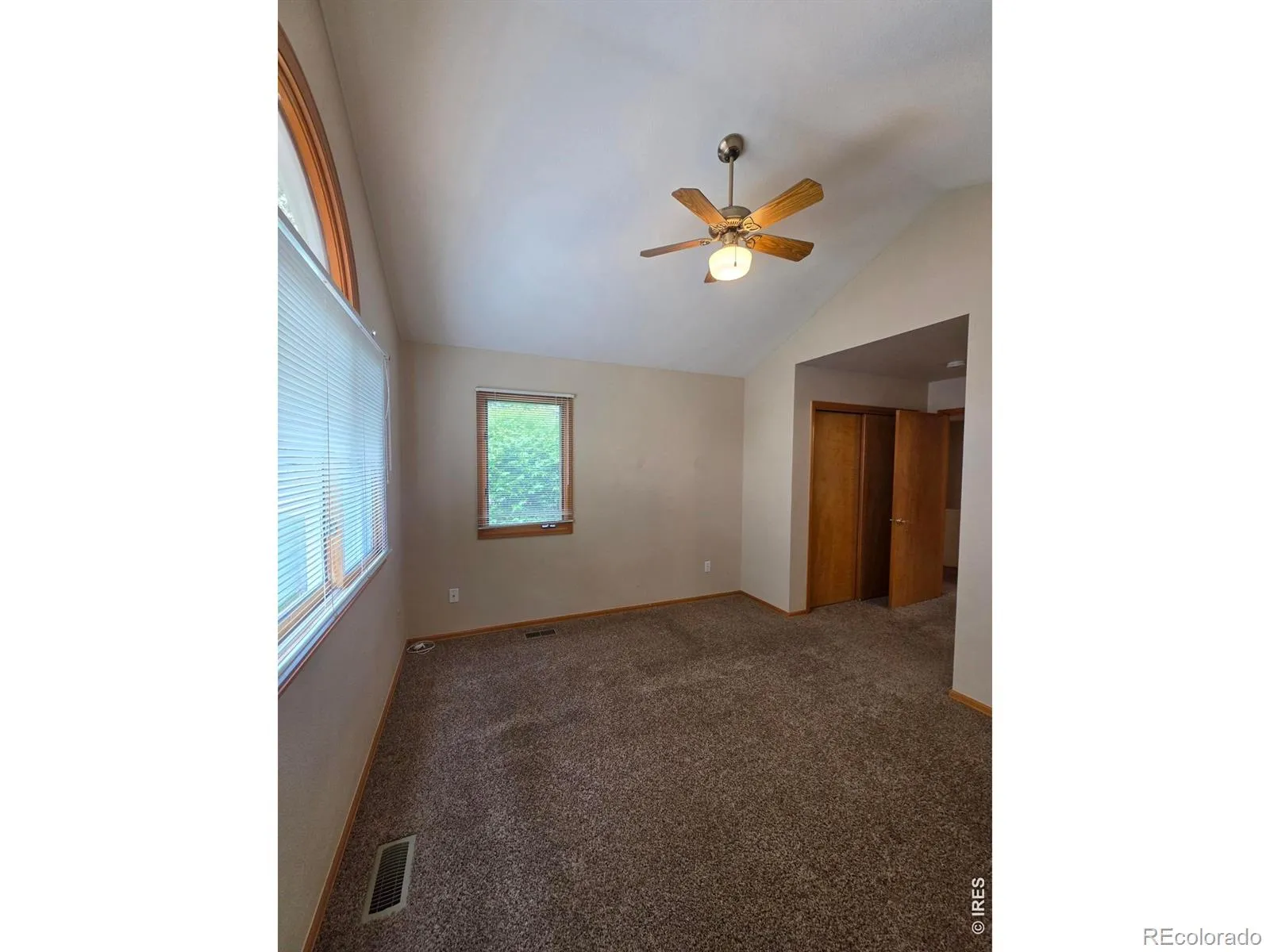 1526 Tulip Court Longmont CO 80501 MLS #RECIR1057894 04302026212403 1600 8