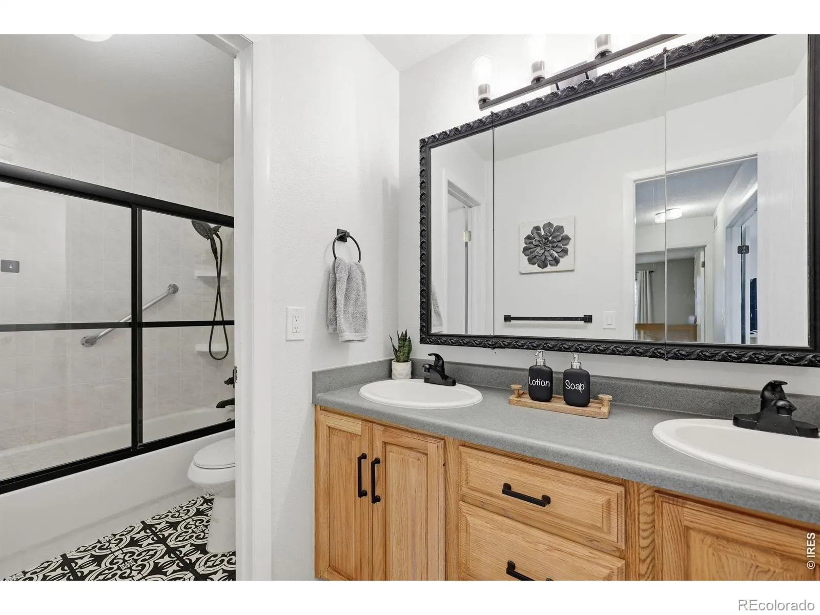2598 S Vaughn Way #B Aurora CO 80014 MLS #REC4985384 05022026055439 1600 10