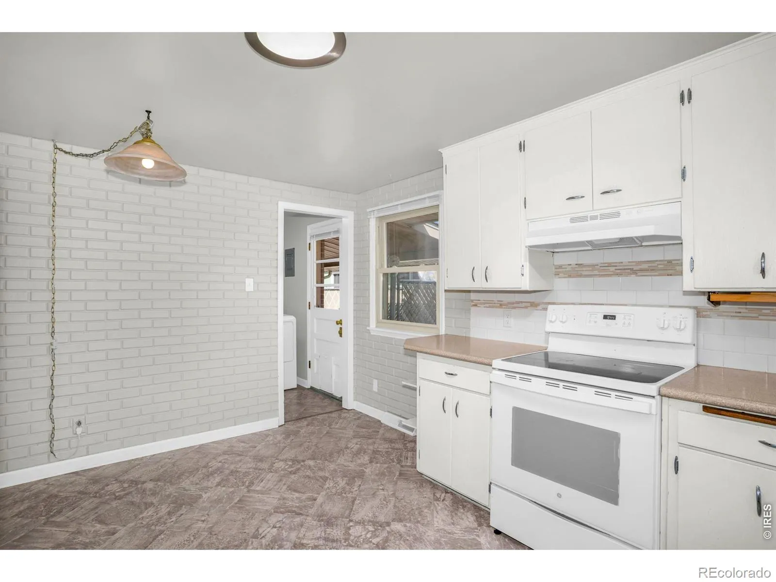 1229 Sherman Street Longmont CO 80501 MLS #RECIR1058116 05022026201514 1600 17