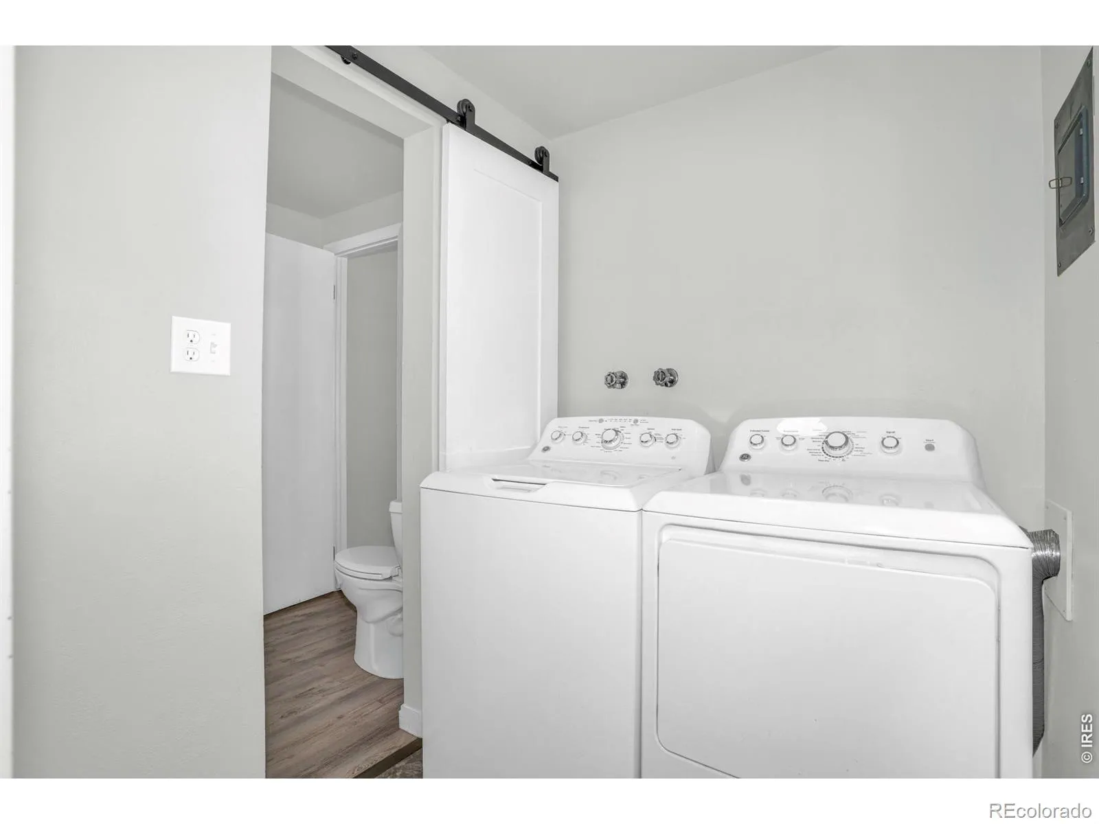 1229 Sherman Street Longmont CO 80501 MLS #RECIR1058116 05022026201514 1600 18
