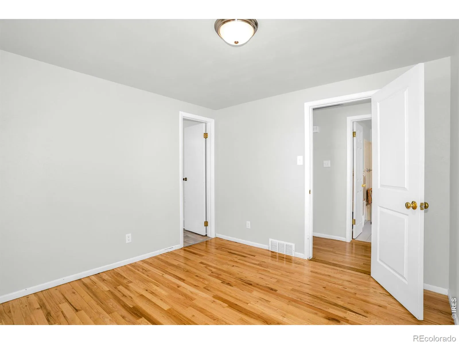 1229 Sherman Street Longmont CO 80501 MLS #RECIR1058116 05022026201514 1600 21