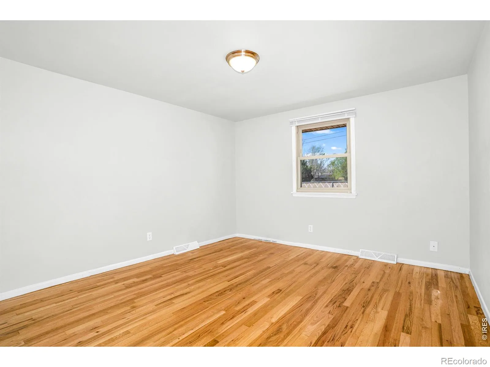 1229 Sherman Street Longmont CO 80501 MLS #RECIR1058116 05022026201514 1600 22