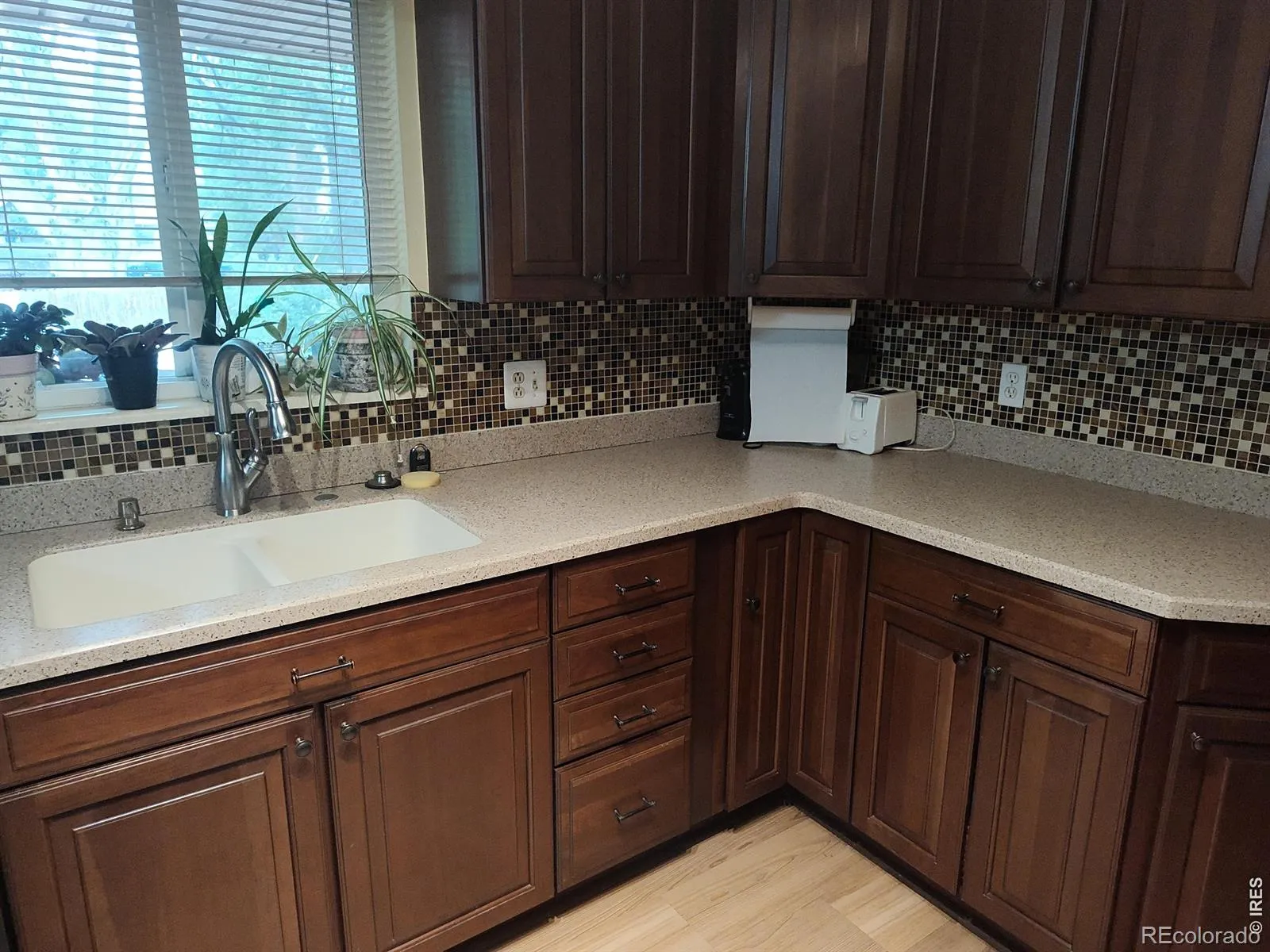 2 Forsyth Drive Longmont CO 80504 MLS #RECIR1058129 05052026193507 1600 14