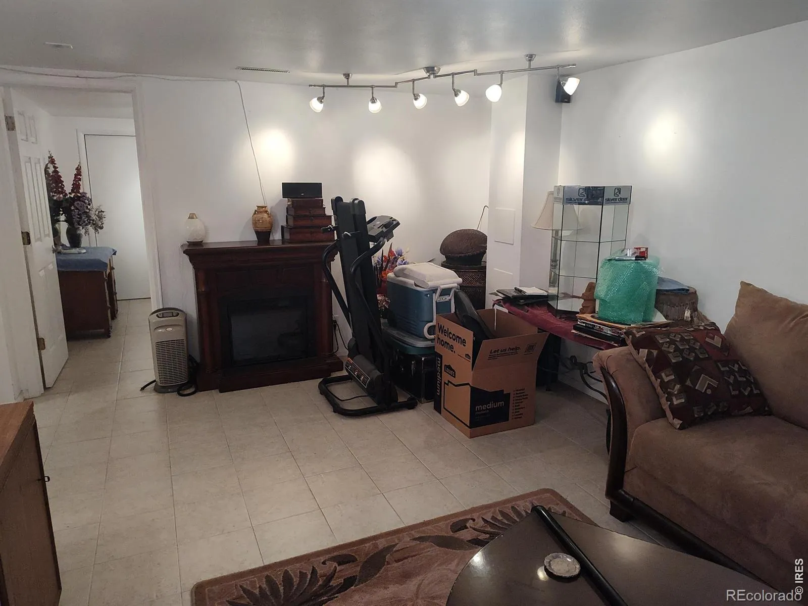 2 Forsyth Drive Longmont CO 80504 MLS #RECIR1058129 05052026193507 1600 26