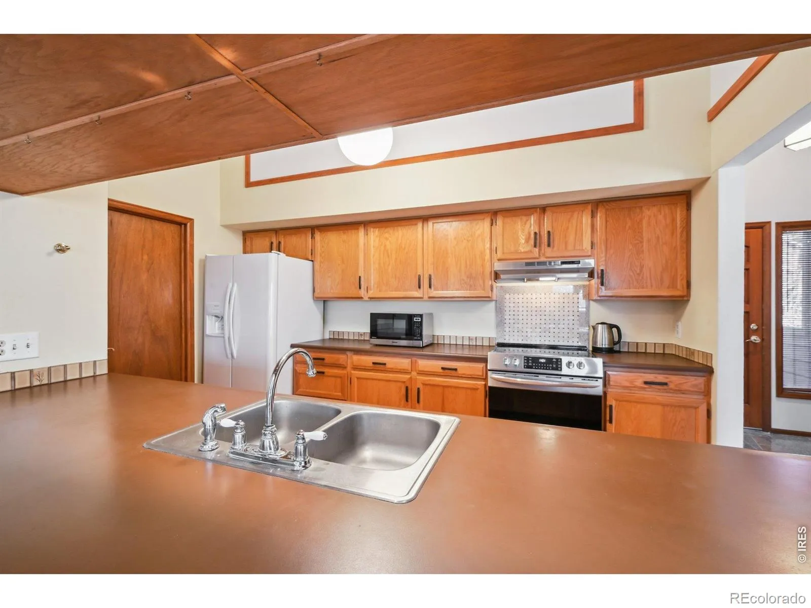 2275 E 129th Avenue Thornton CO 80241 MLS #RECIR1058137 05032026075058 1600 10