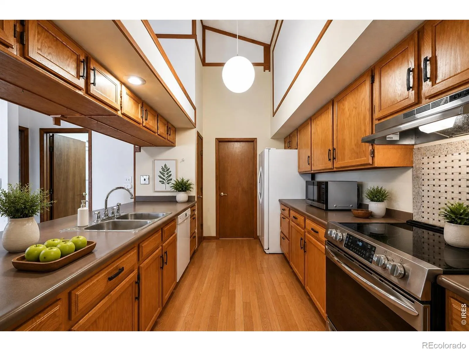 2275 E 129th Avenue Thornton CO 80241 MLS #RECIR1058137 05032026075058 1600 7