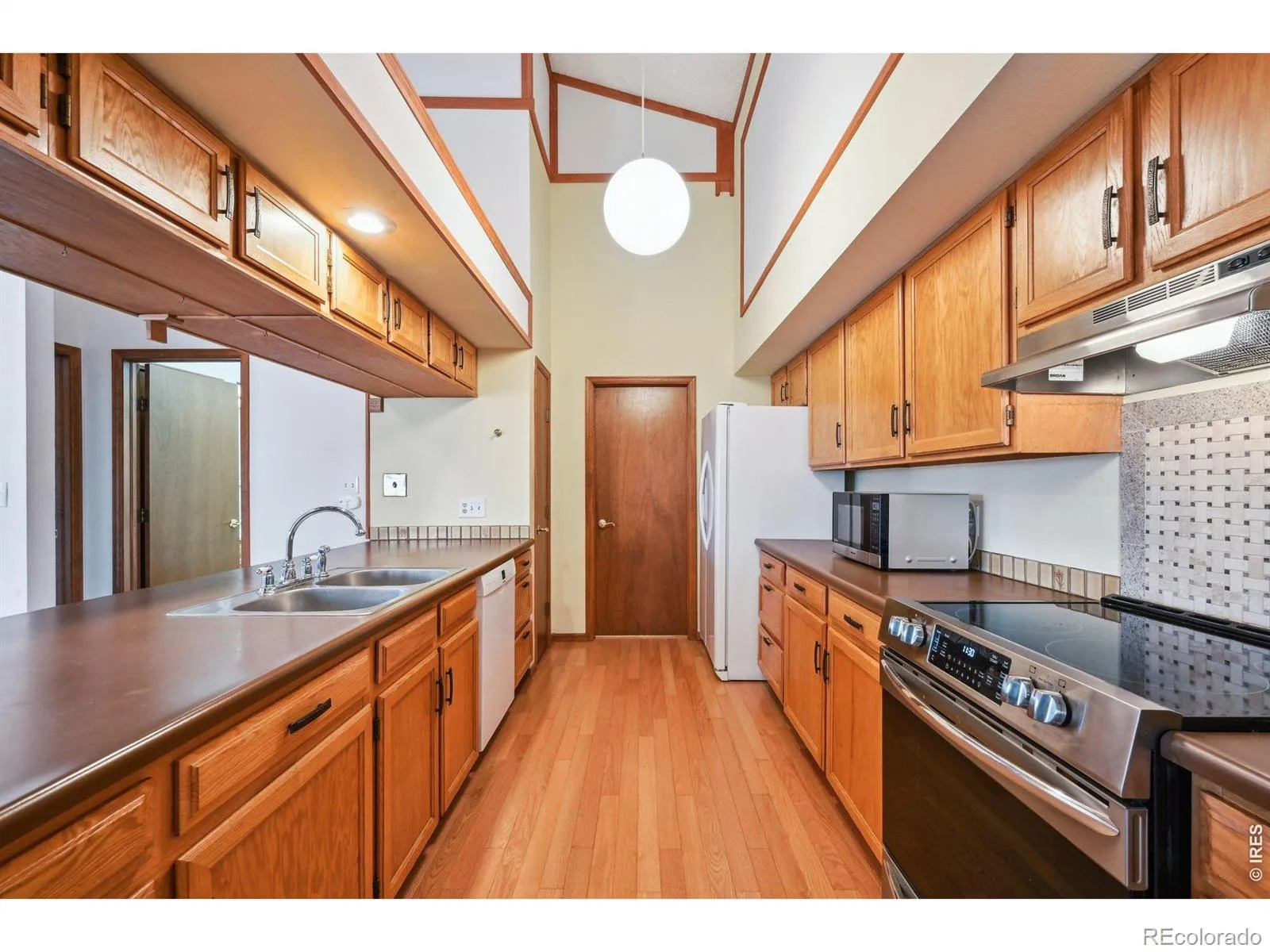 2275 E 129th Avenue Thornton CO 80241 MLS #RECIR1058137 05032026075058 1600 8
