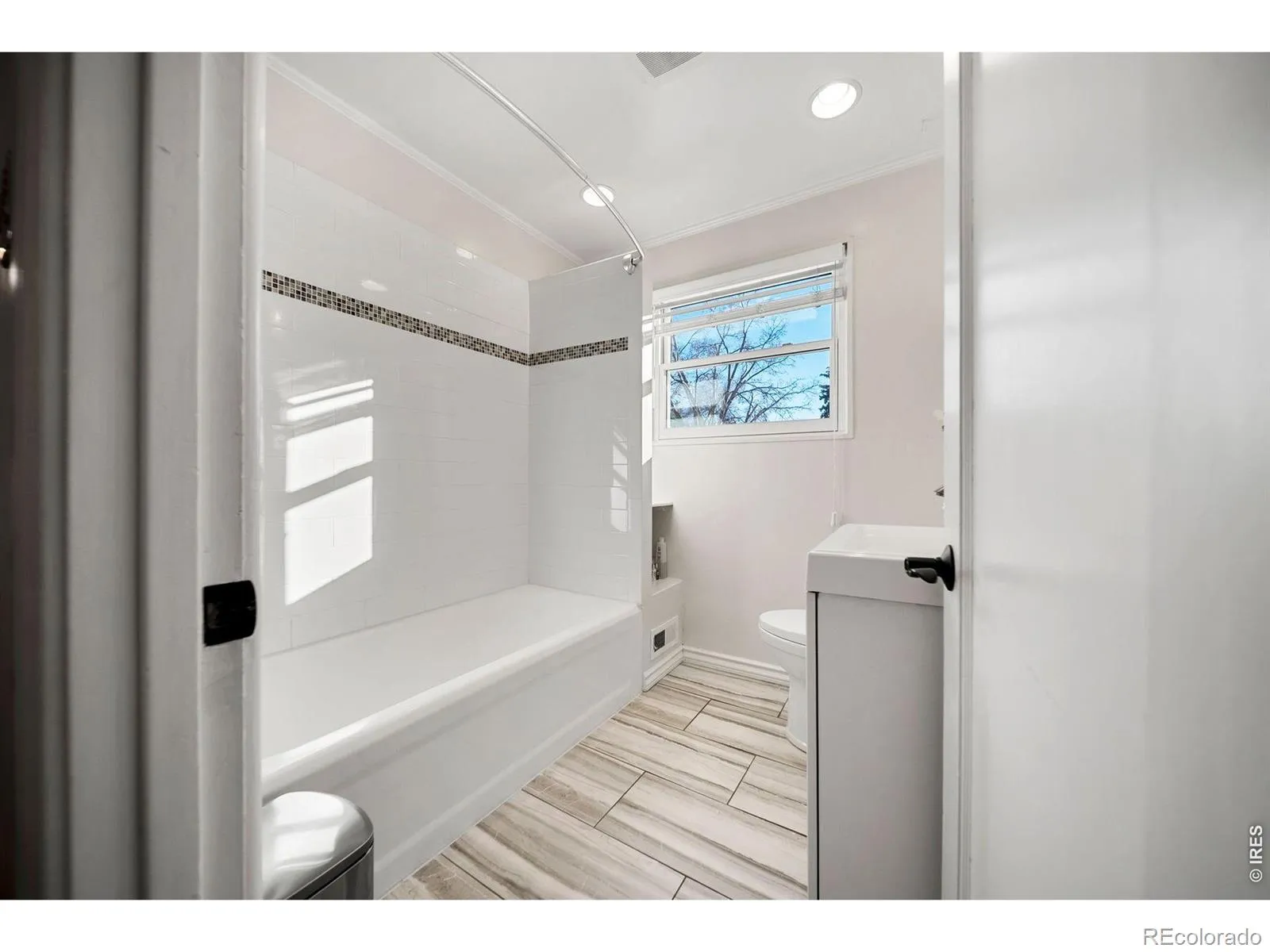 4949 E 6th Ave Pkwy Denver CO 80220 MLS #RECIR1058194 05082026031907 1600 33