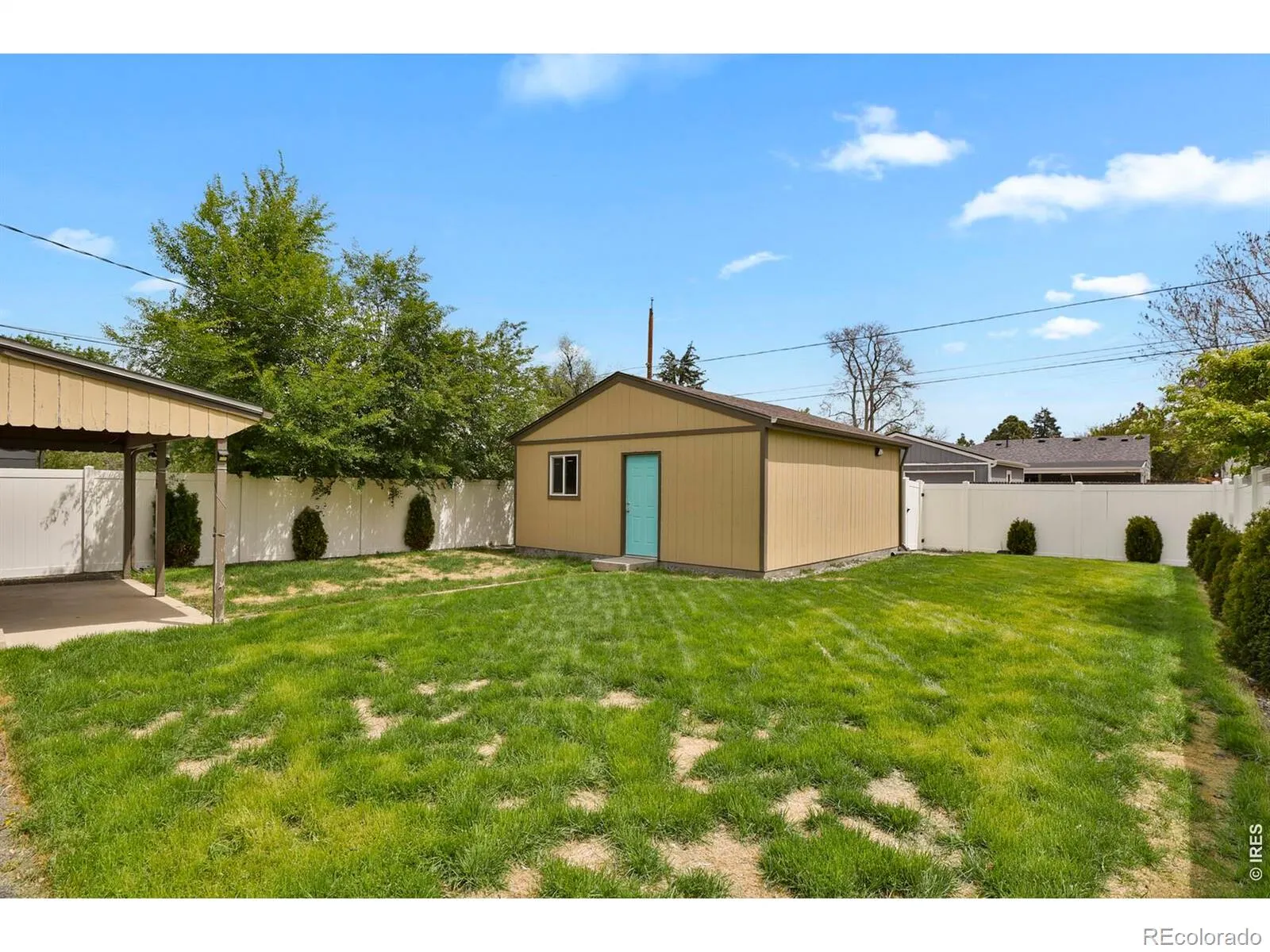 1216 Kingston Street Aurora CO 80010 MLS #RECIR1058252 05052026225400 1600 18