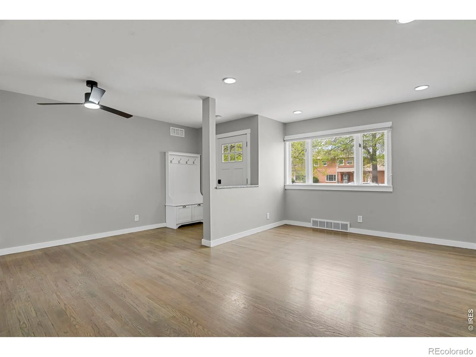 1216 Kingston Street Aurora CO 80010 MLS #RECIR1058252 05052026225400 1600 2