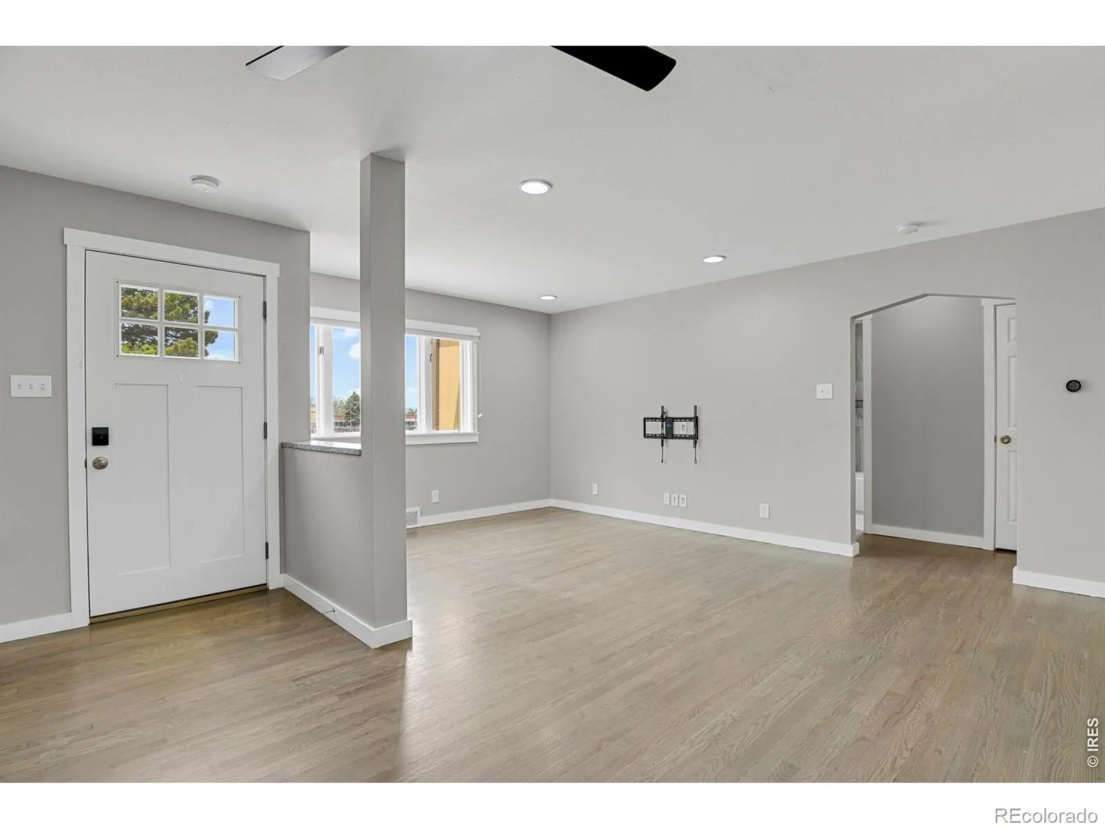 1216 Kingston Street Aurora CO 80010 MLS #RECIR1058252 05052026225400 1600 5