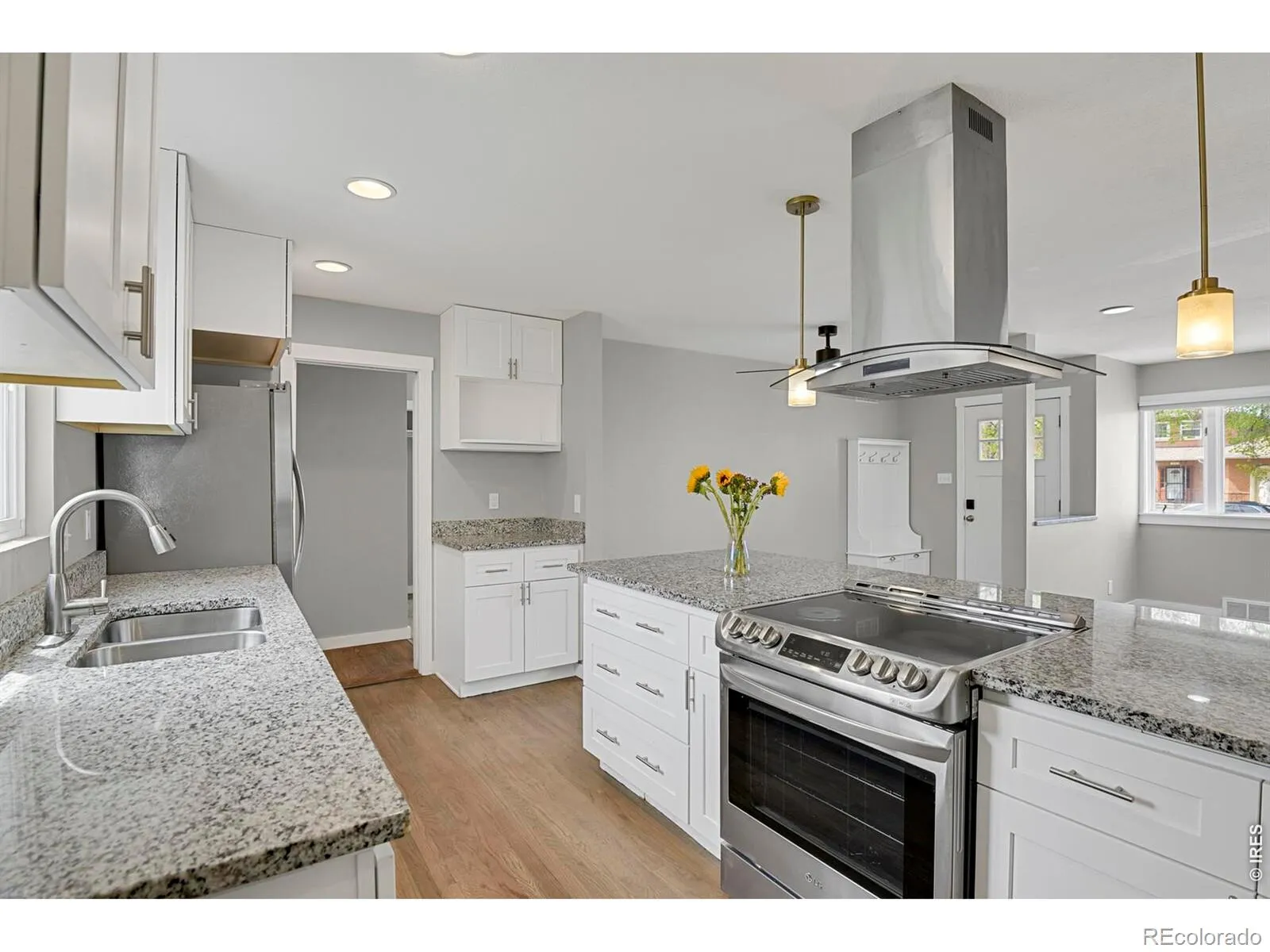 1216 Kingston Street Aurora CO 80010 MLS #RECIR1058252 05052026225400 1600 7